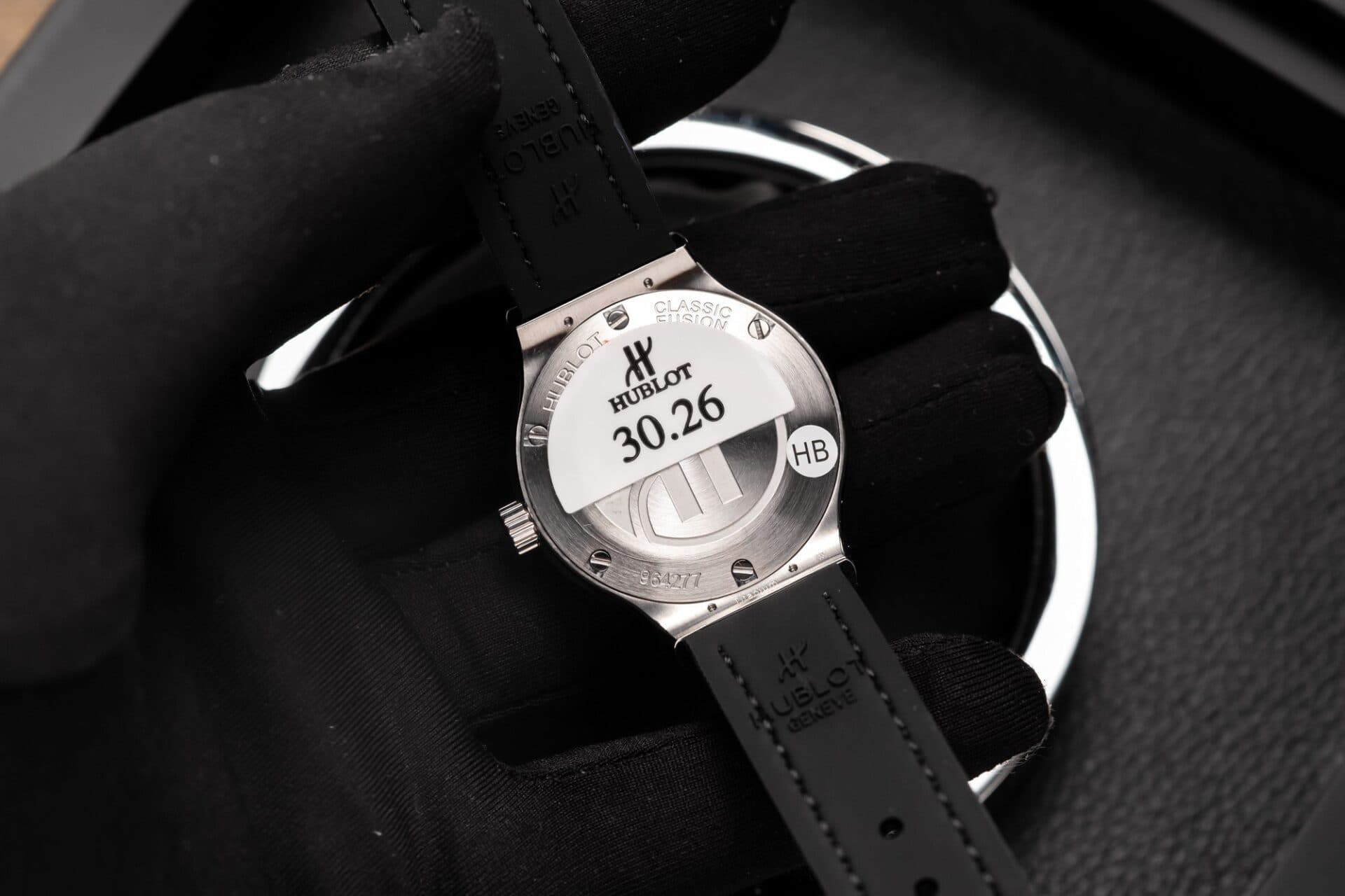 Dong-Ho-Hublot-Nu-Replica-1-1