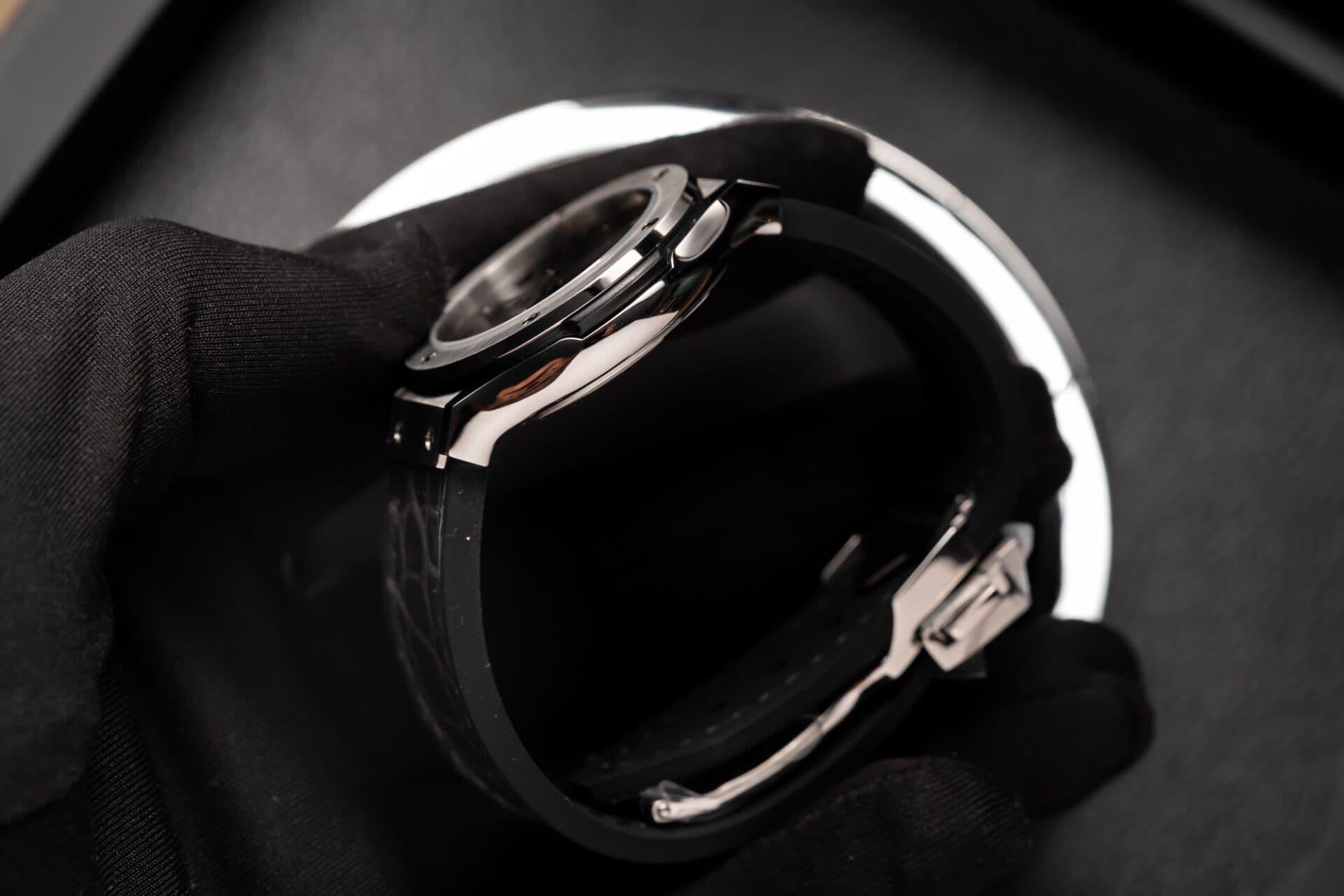 Dong-Ho-Hublot-Nu-Replica-2-1