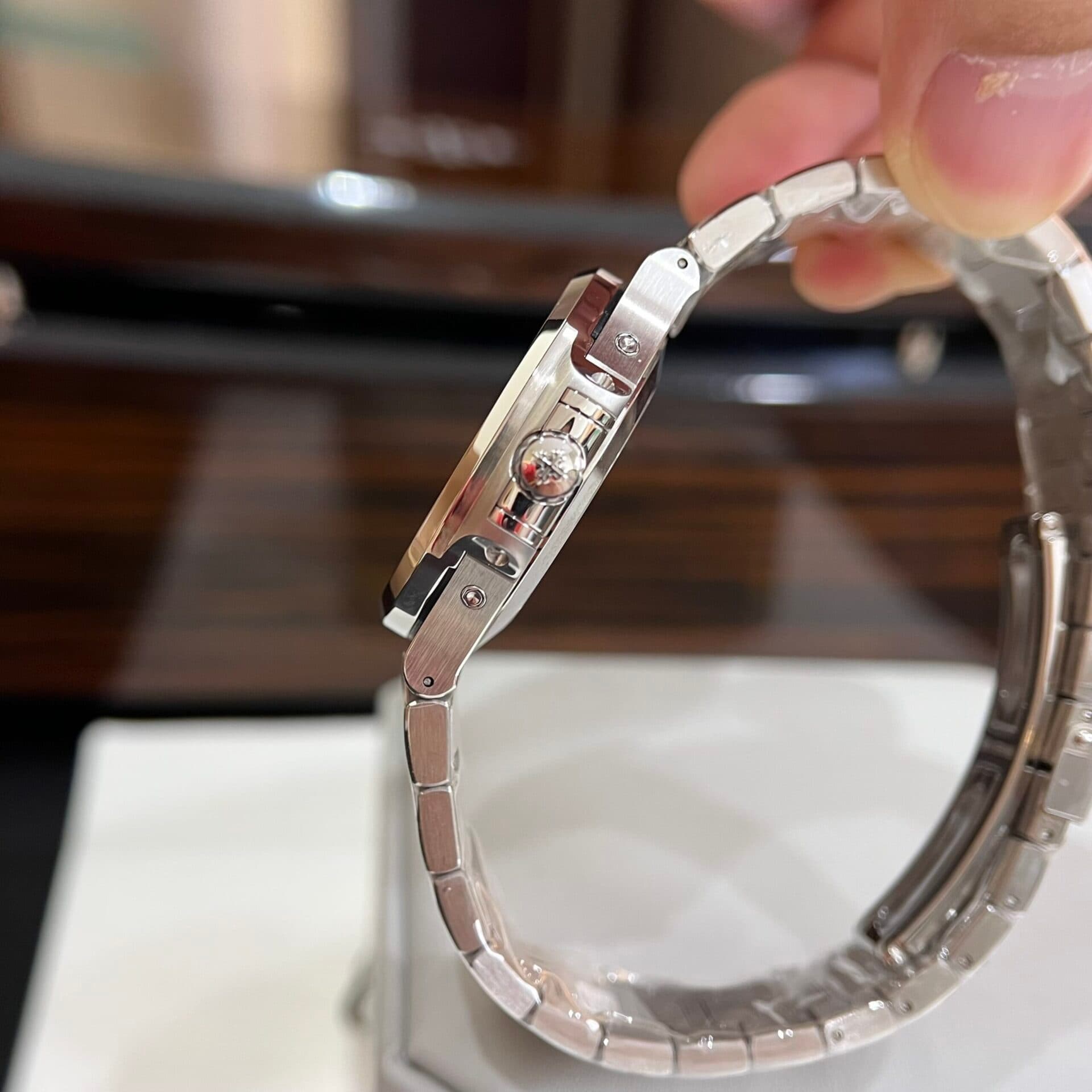 Dong-ho-patek-philippe-automatic-scaled-2