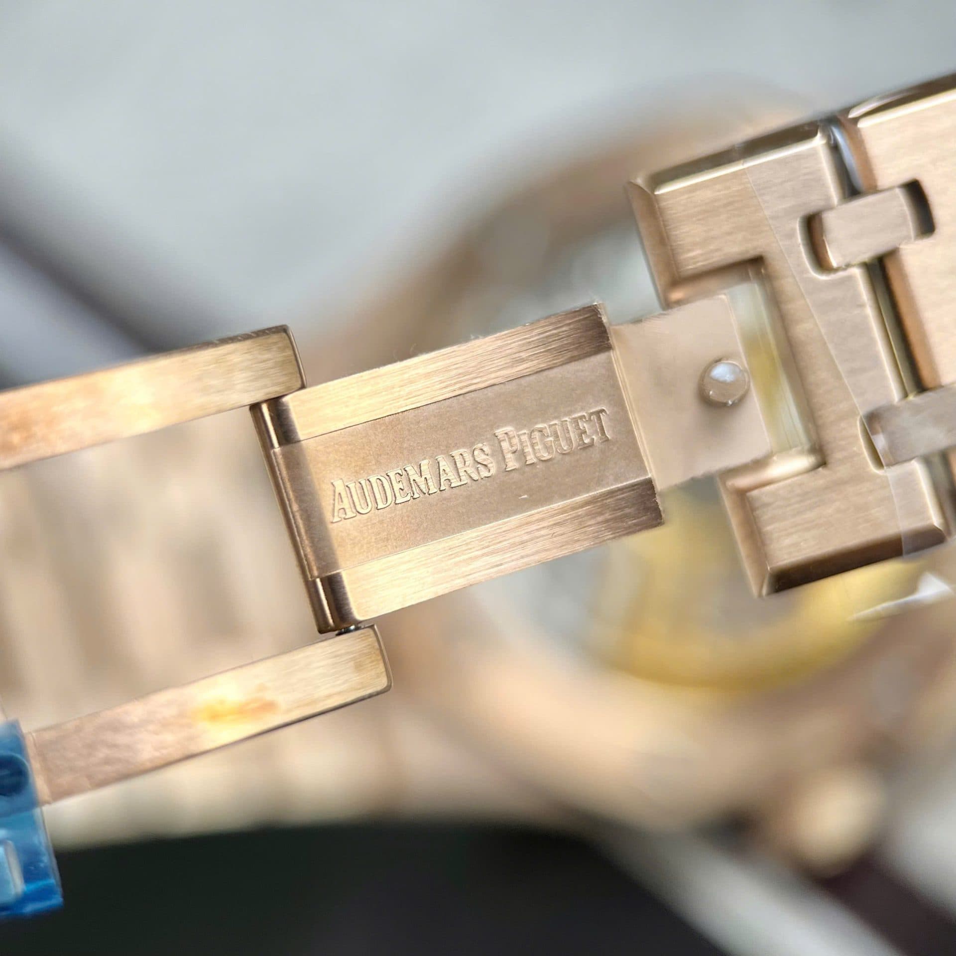 Dong-Ho-Audemars-Piguet-15500-Replica-11-Mat-Xanh-Blue-Nha-May-APS-41mm-7-1