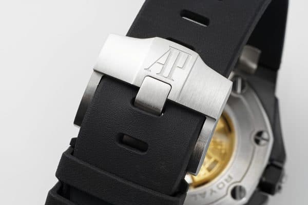 Dong-Ho-Audemars-Piguet-Che-Tac-Royal-Oak-Offshore-Diver-15707CE-Gom-Den-42mm-2-1