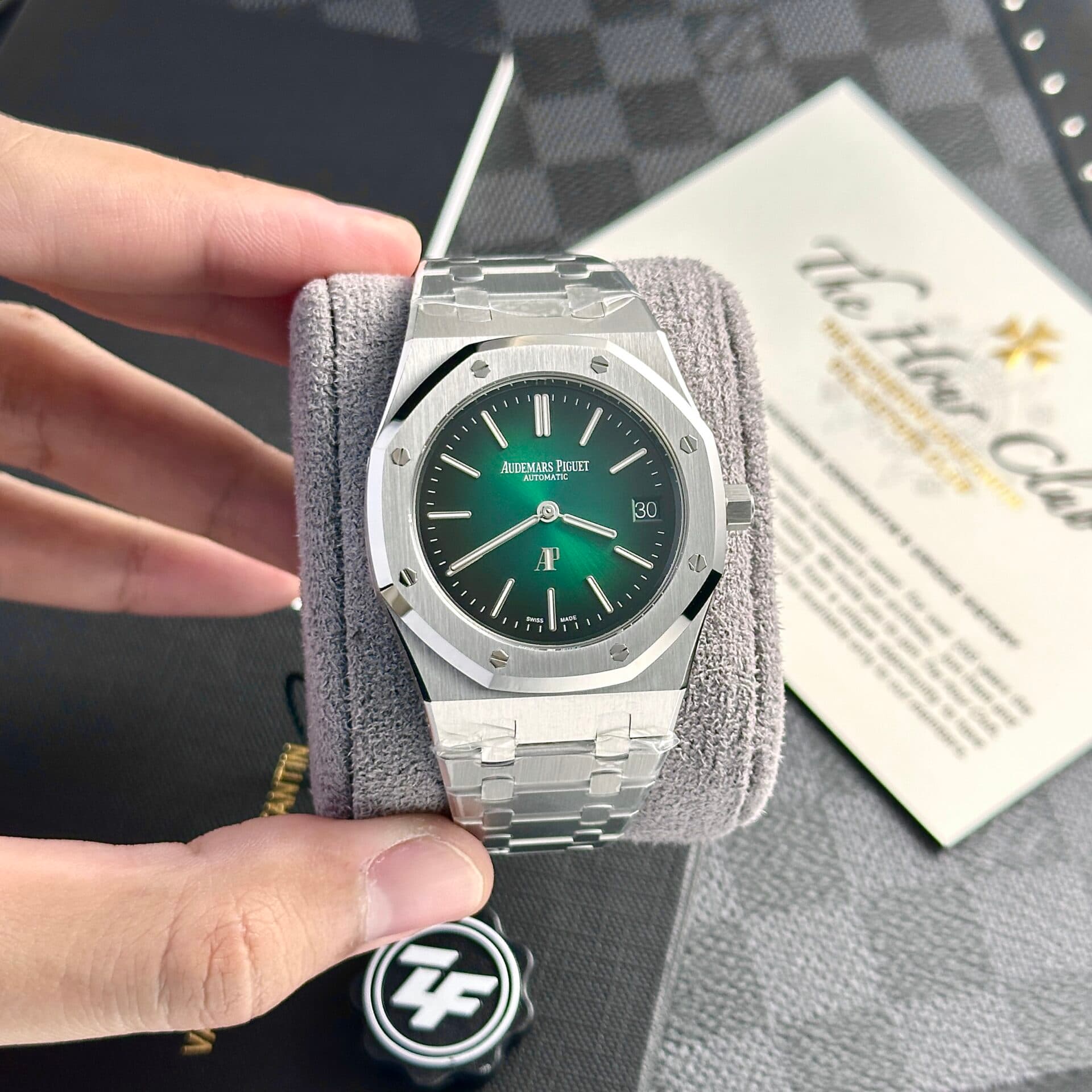 Dong-Ho-Audemars-Piguet-Replica-11-Royal-Oak-Jumbo-16202ST-Mat-Xanh-La-39mm-2-1