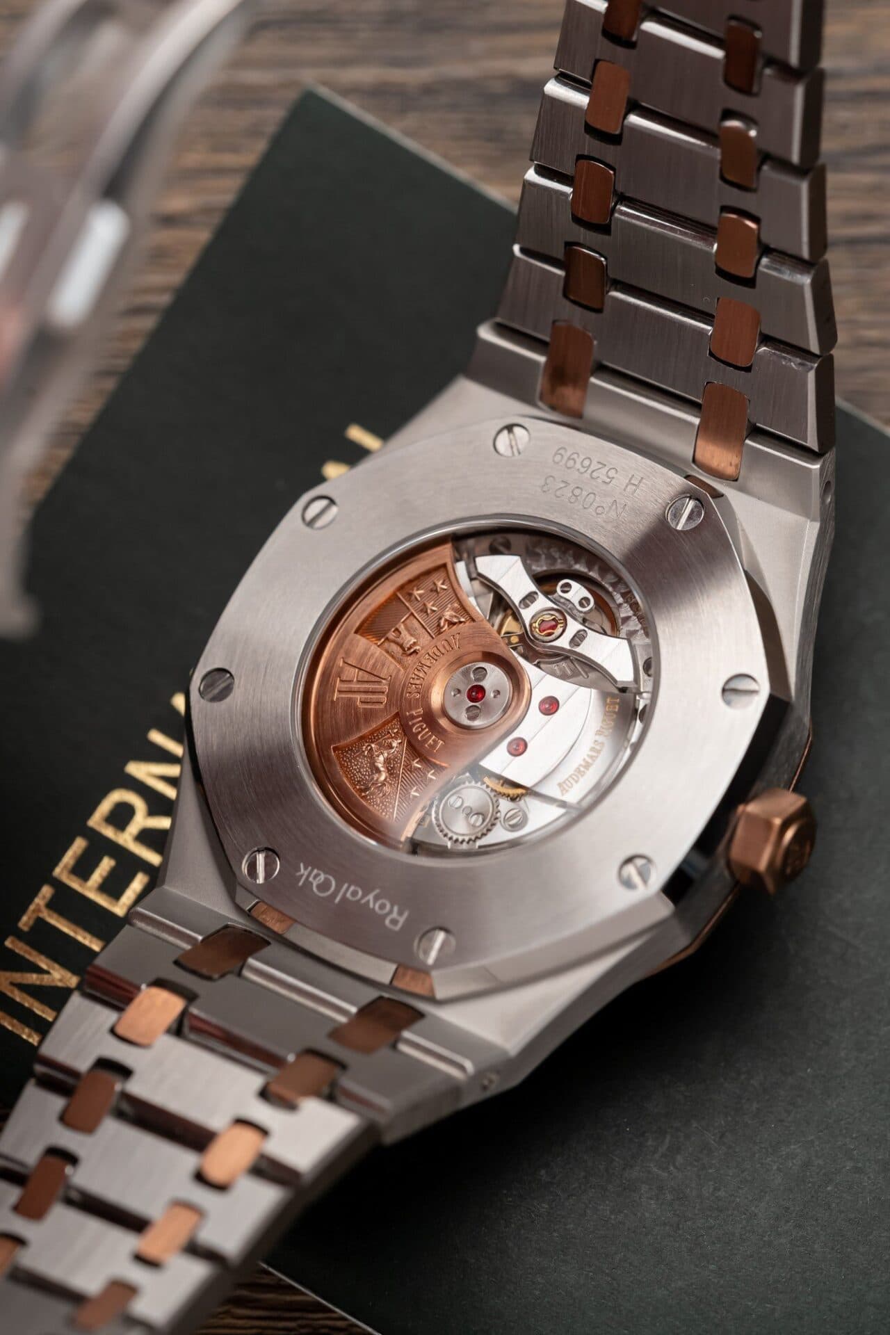 Dong-Ho-Audemars-Piguet-Royal-Oak-15400-Demi-Rose-Replica-ZF-Factory-41mm-1-1
