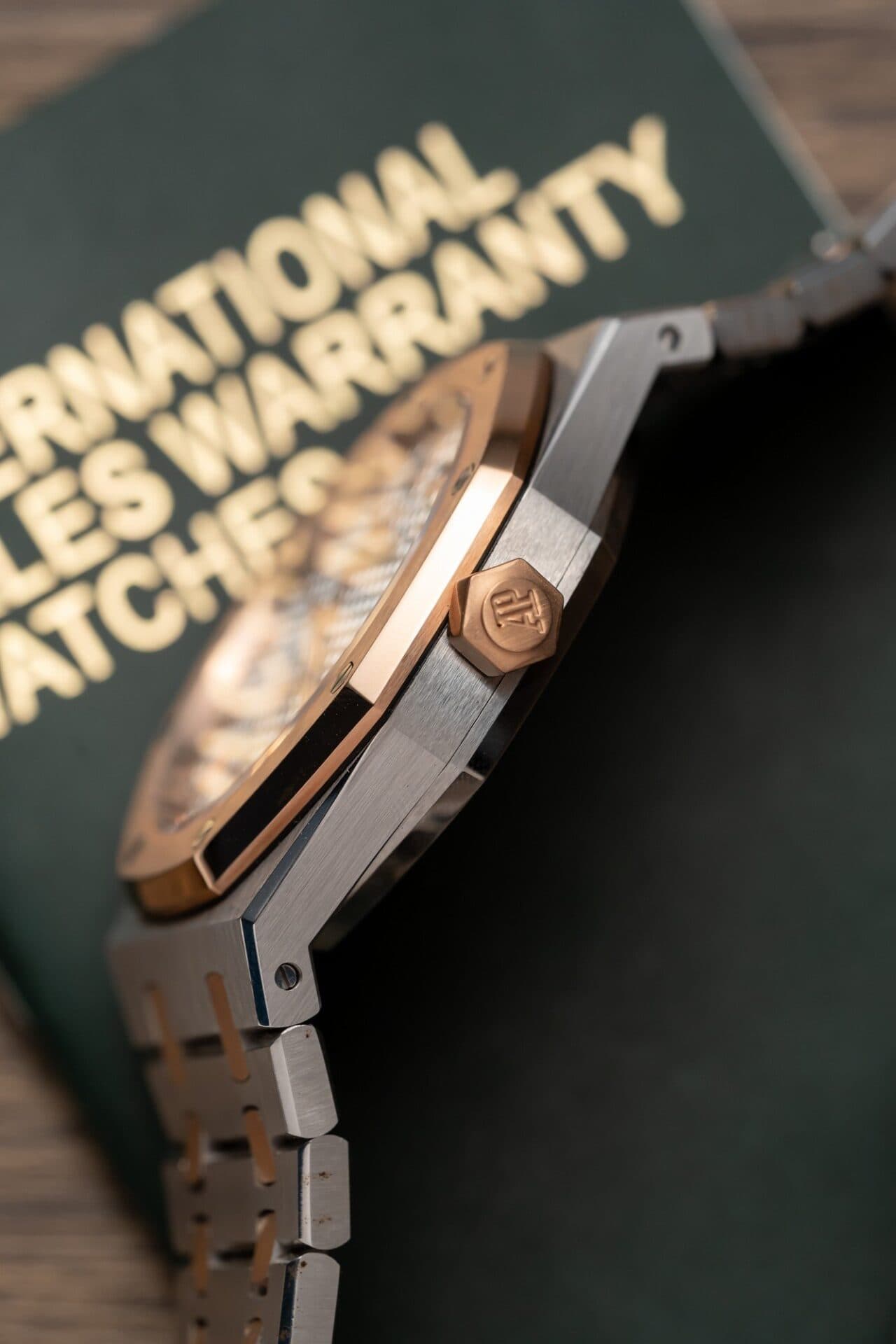 Dong-Ho-Audemars-Piguet-Royal-Oak-15400-Demi-Rose-Replica-ZF-Factory-41mm-7-1-1