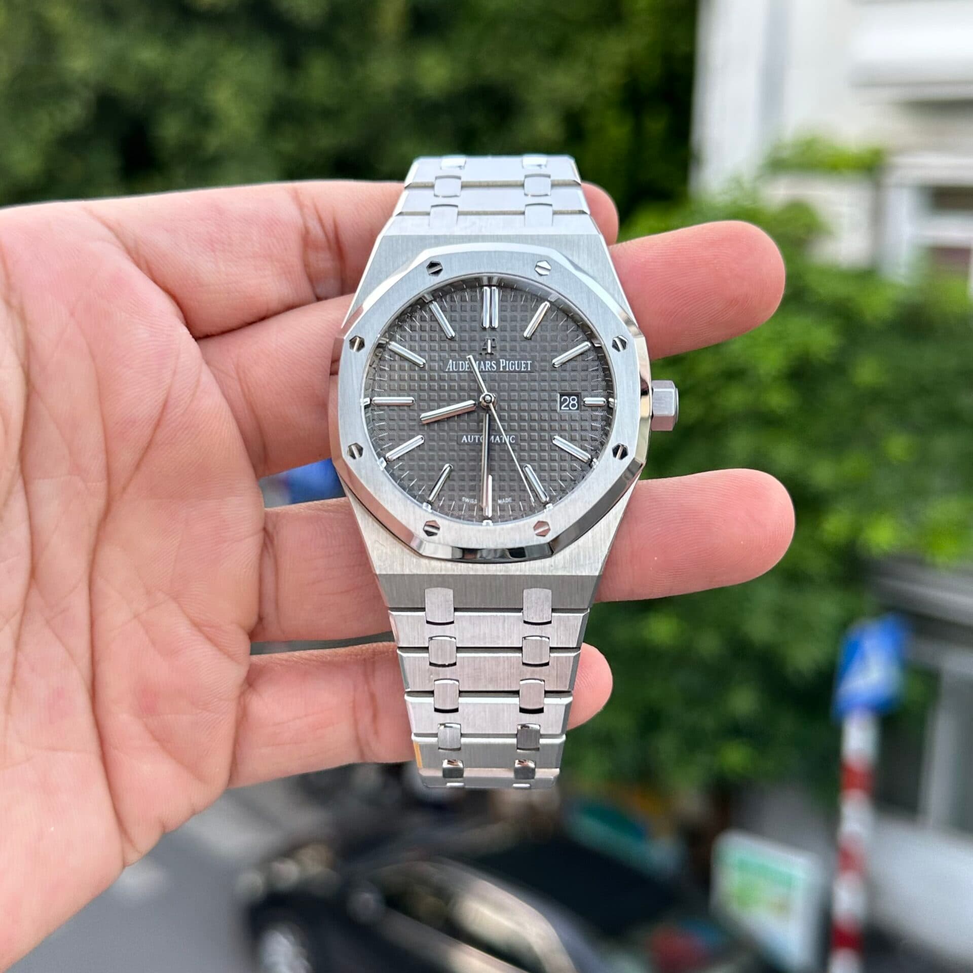Dong-Ho-Audemars-Piguet-Royal-Oak-15400ST-Replica-Mat-Xam-Nha-May-APS-41mm-1-1