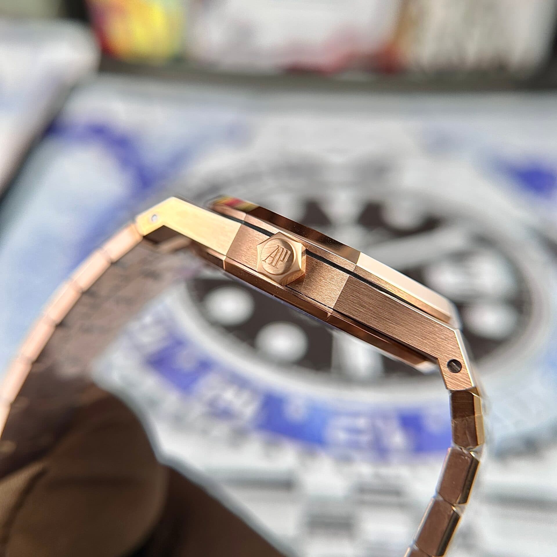 Dong-Ho-Audemars-Piguet-Royal-Oak-15407-Rose-Gold-Replica-11-APS-41mm-5-1