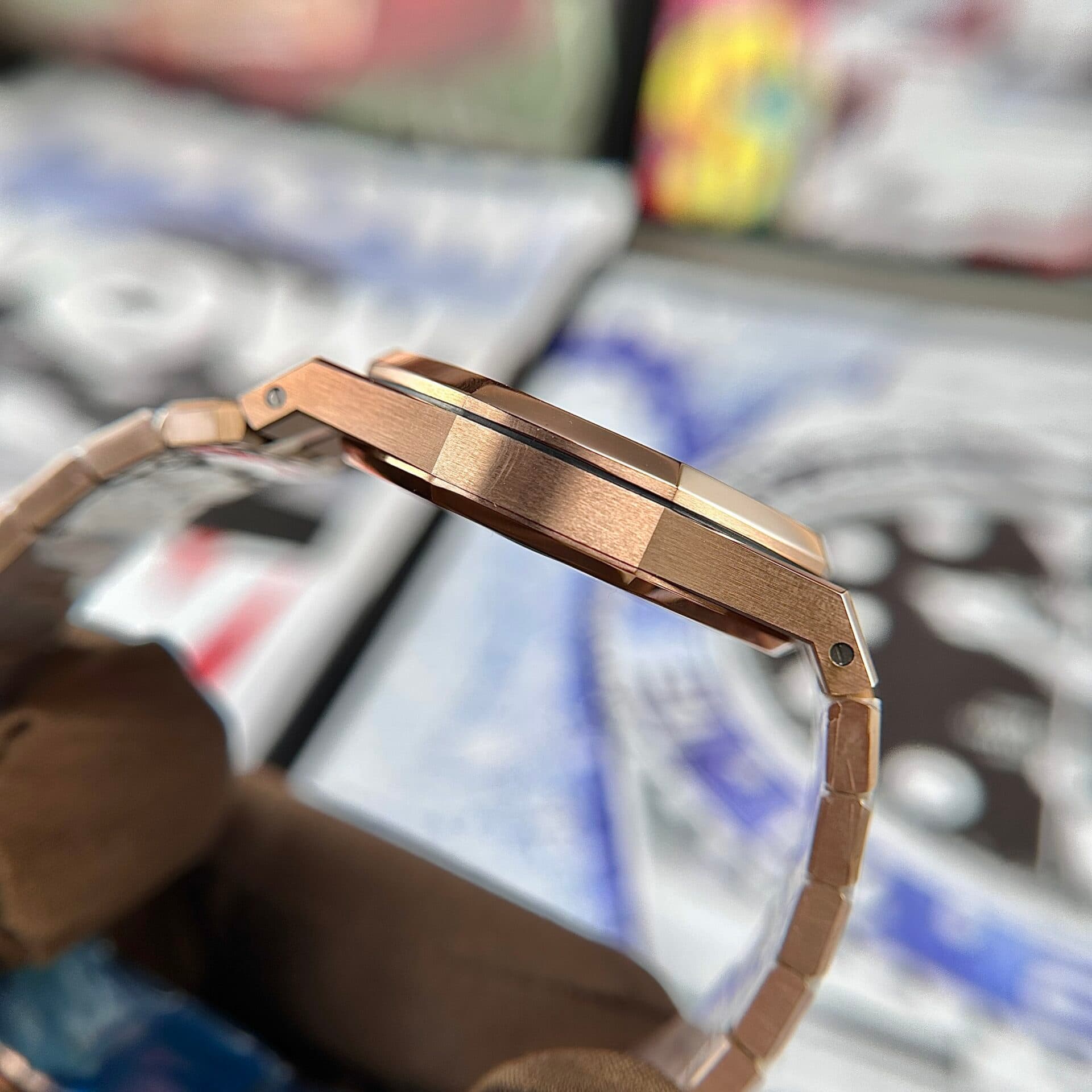 Dong-Ho-Audemars-Piguet-Royal-Oak-15407-Rose-Gold-Replica-11-APS-41mm-6-1