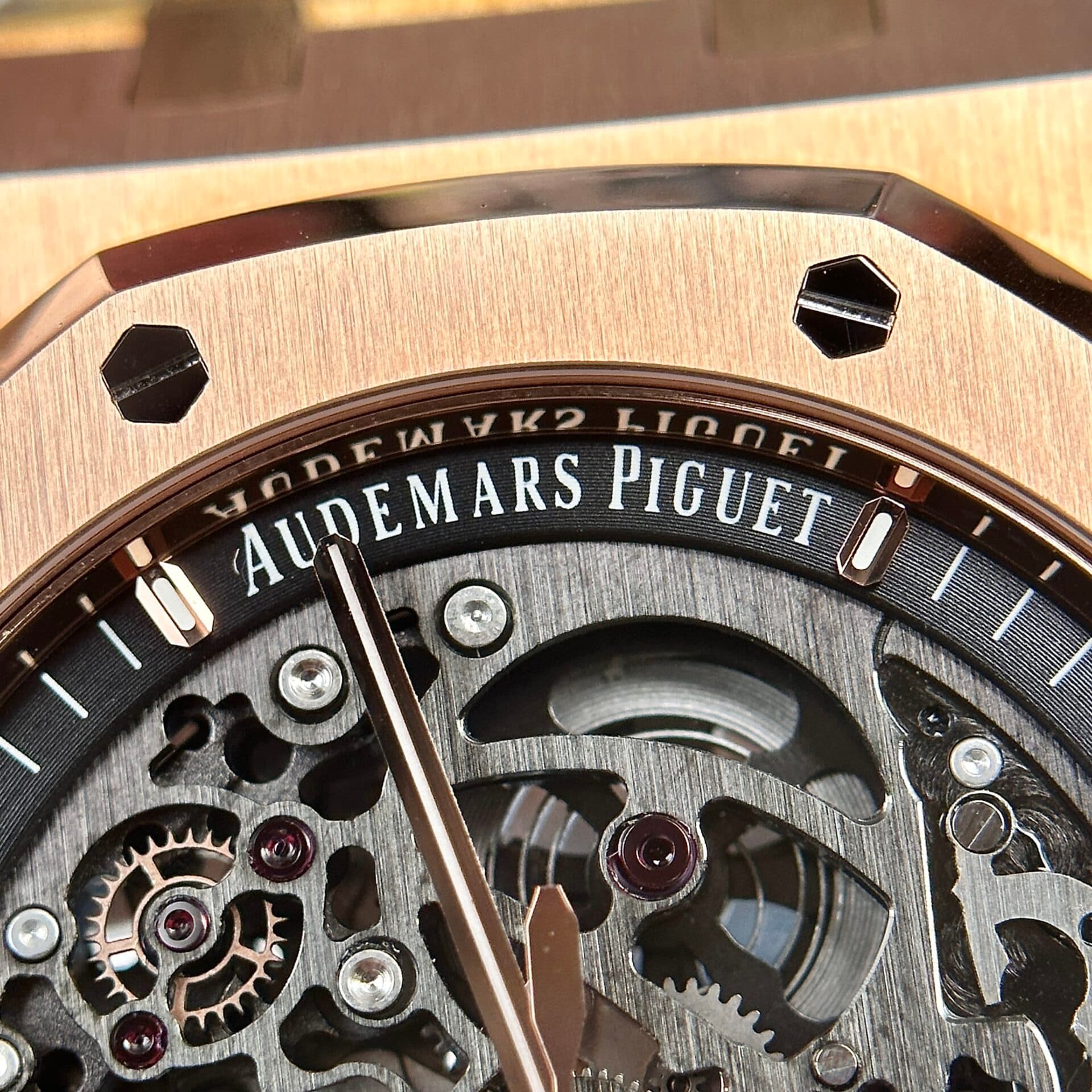 Dong-Ho-Audemars-Piguet-Royal-Oak-15407-Rose-Gold-Replica-11-APS-41mm-8-1