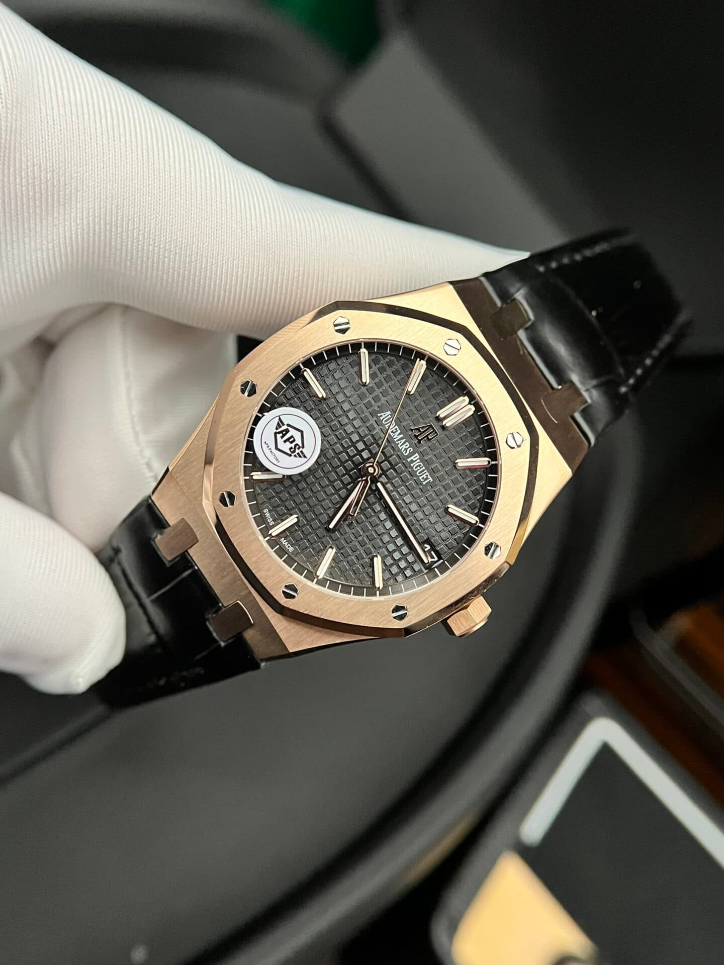 Dong-Ho-Audemars-Piguet-Royal-Oak-15500OR-Nam-Day-Da-41mm-1-1