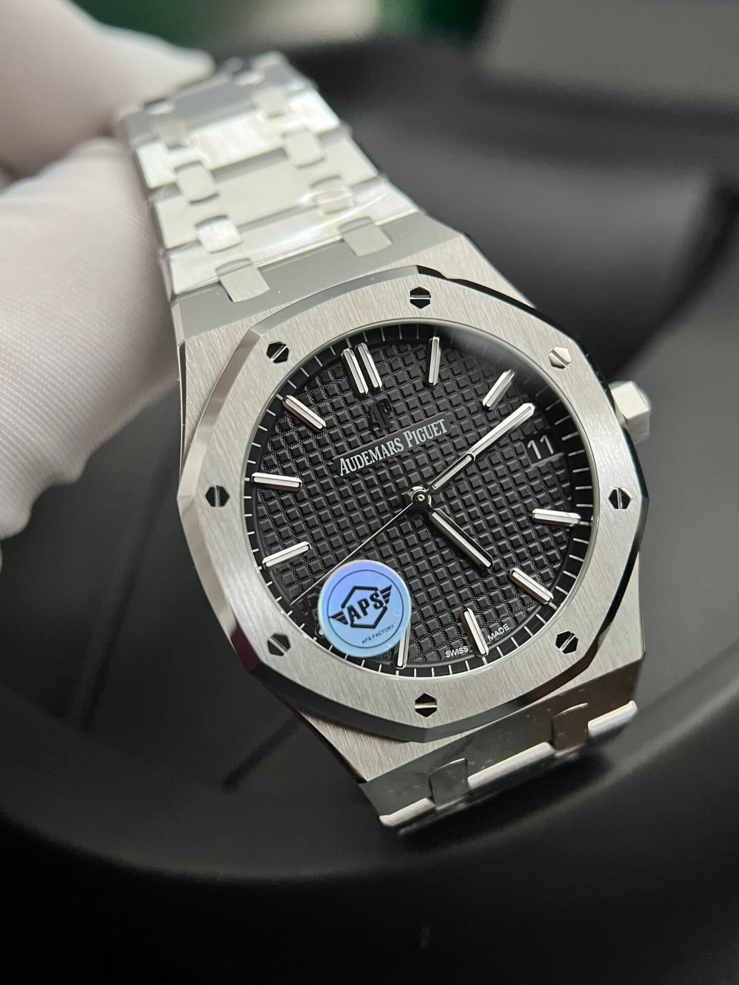 Dong-Ho-Audemars-Piguet-Royal-Oak-15500ST-Mat-Den-APS-Factory-41mm-1-1