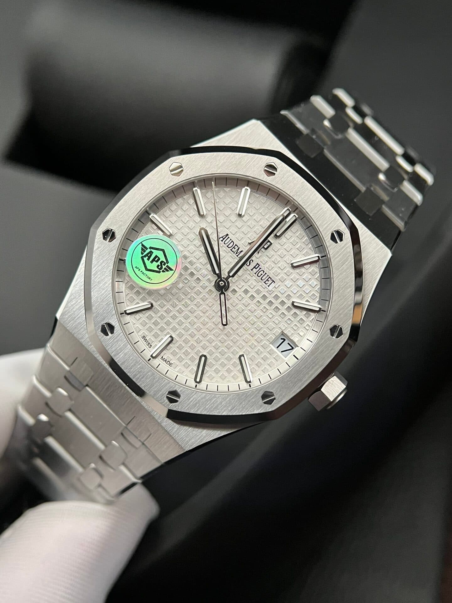 Dong-Ho-Audemars-Piguet-Royal-Oak-15500ST-Mat-Trang-APS-41mm-3-1
