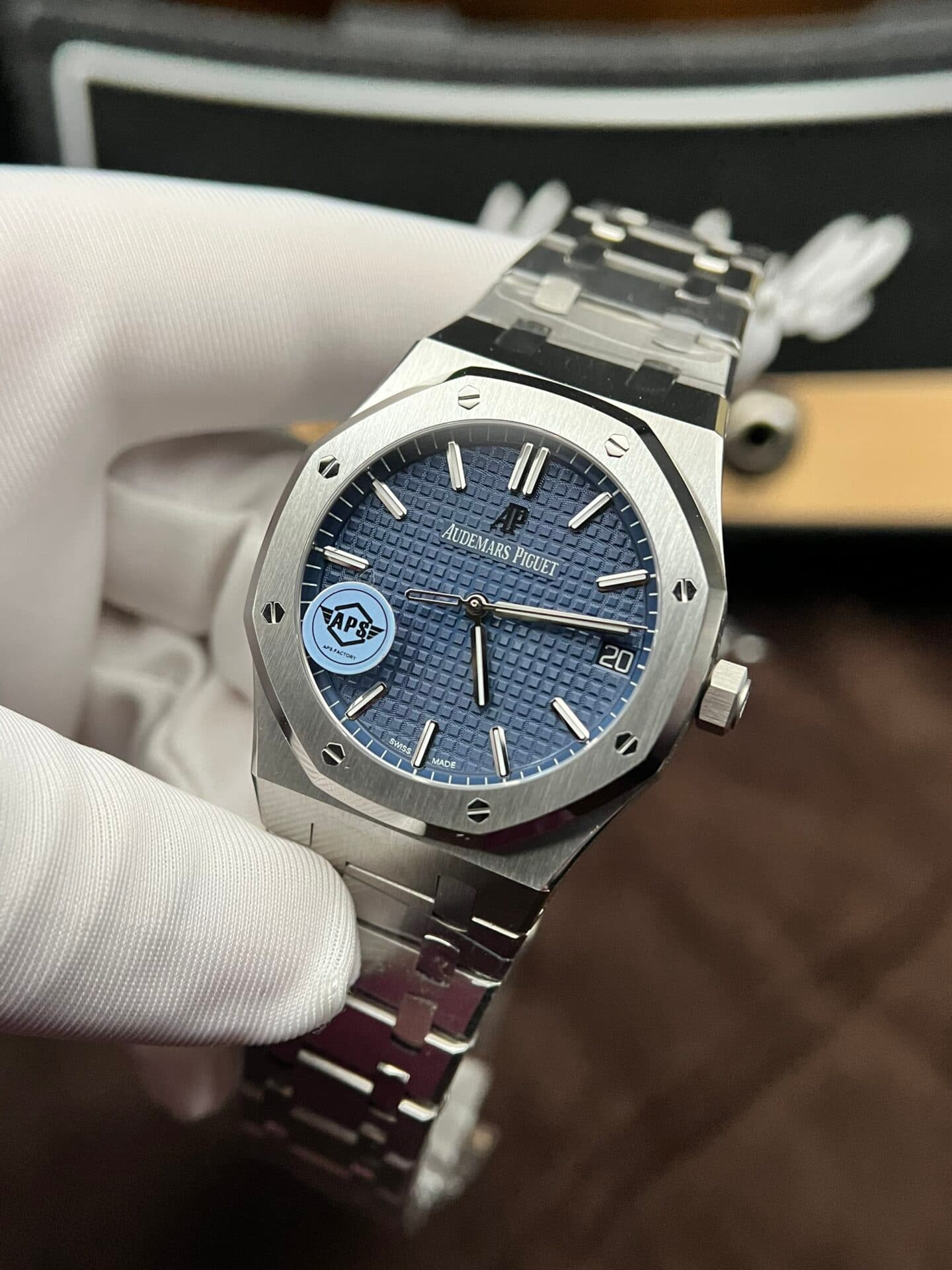 Dong-Ho-Audemars-Piguet-Royal-Oak-15500ST-Mat-Xanh-Duong-APS-41mm-2-1