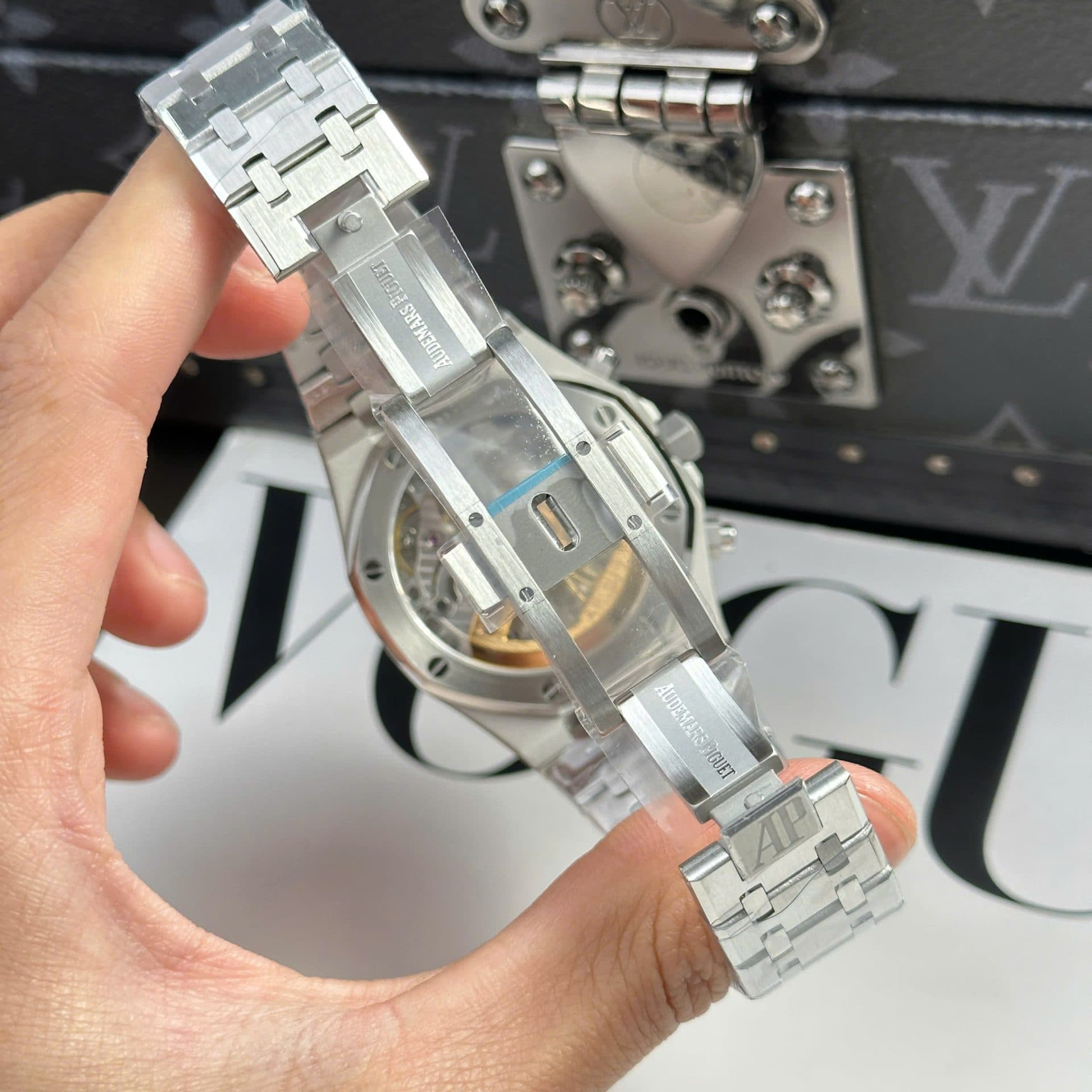 Dong-Ho-Audemars-Piguet-Royal-Oak-26240ST-Replica-11-Day-Kim-Loai-4