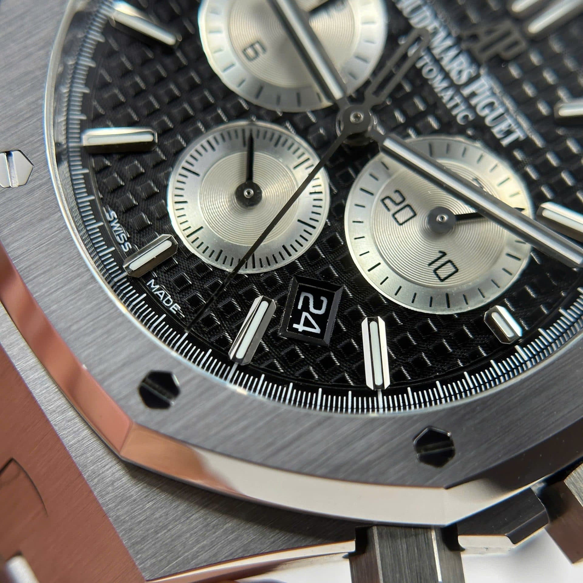 Dong-Ho-Audemars-Piguet-Royal-Oak-26331-Chronograph-Replica-11-Mat-Den-41mm-1-1