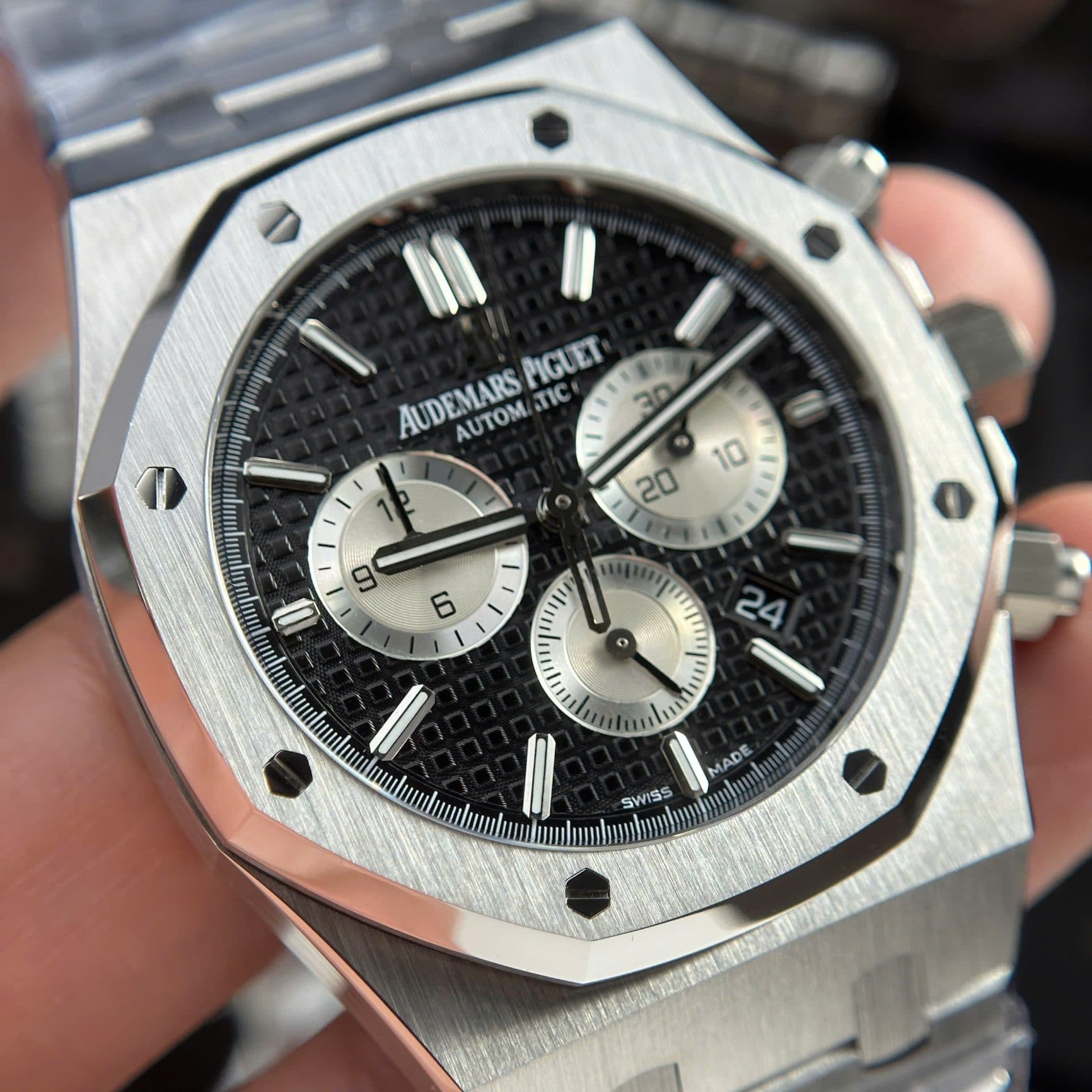 Dong-Ho-Audemars-Piguet-Royal-Oak-26331-Chronograph-Replica-11-Mat-Den-41mm-10-1