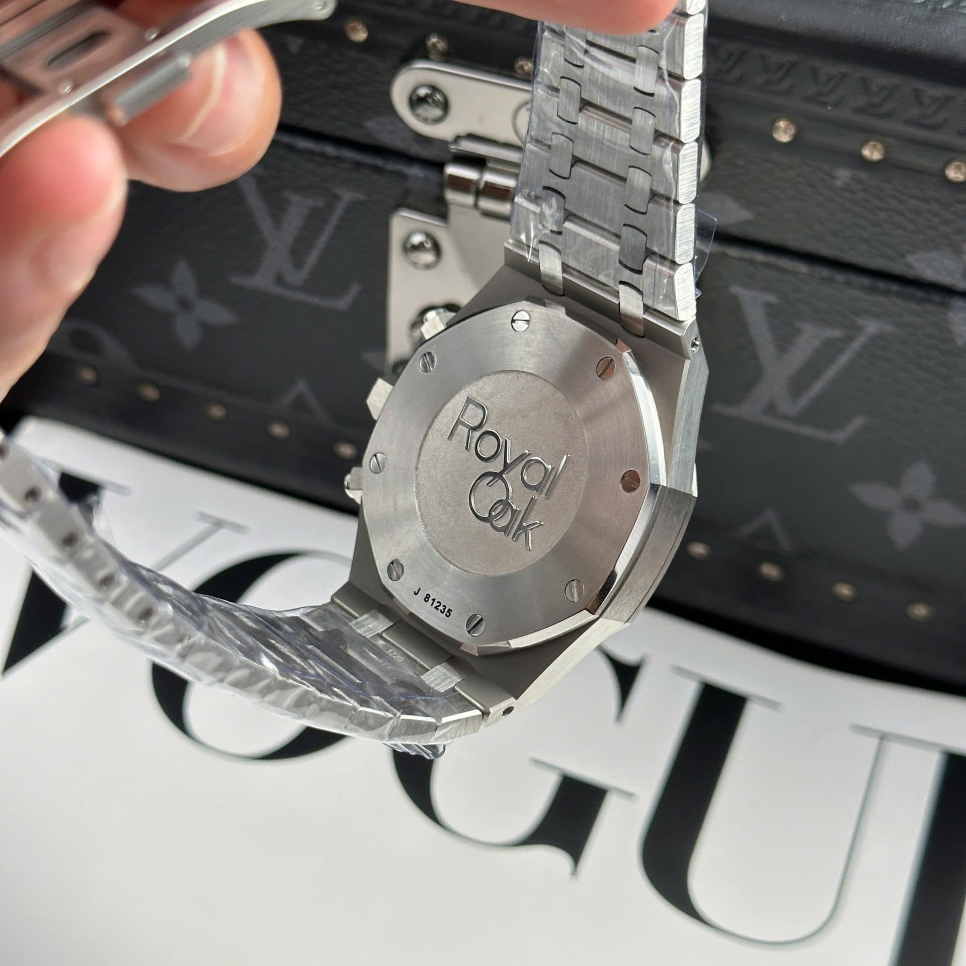 Dong-Ho-Audemars-Piguet-Royal-Oak-26331-Chronograph-Replica-11-Mat-Den-41mm-3-1