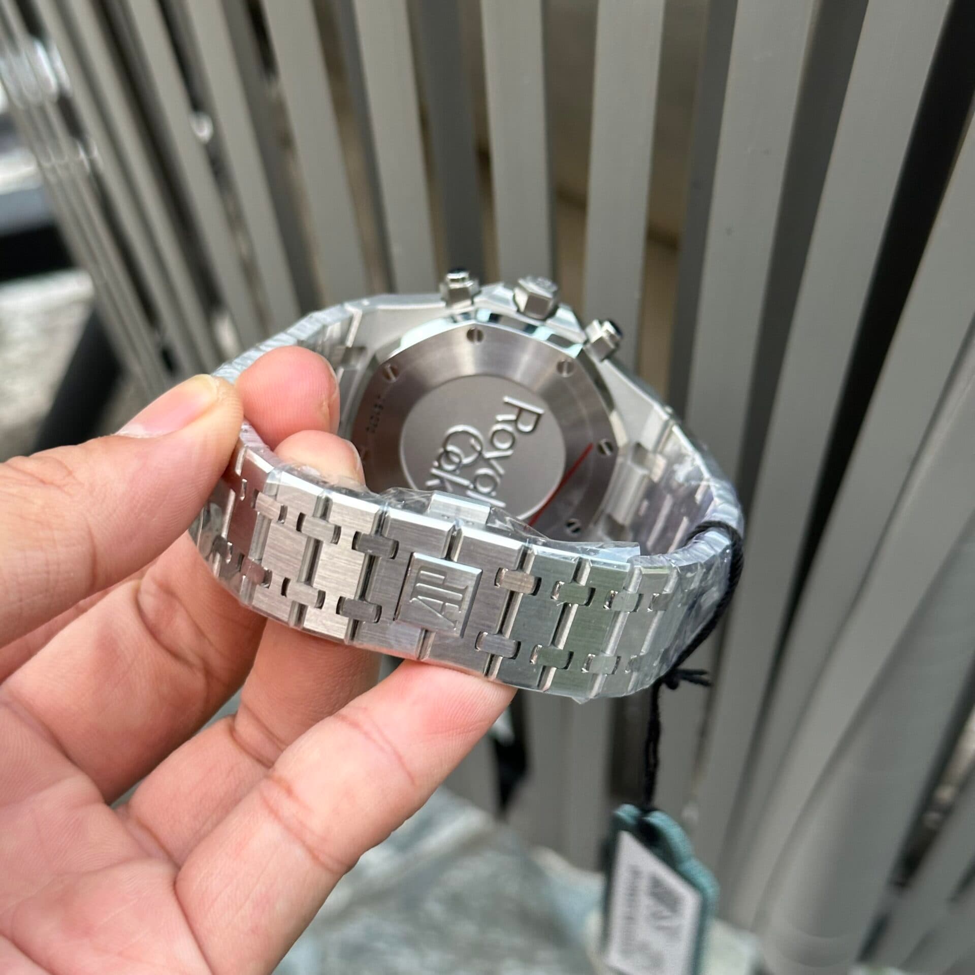 Dong-Ho-Audemars-Piguet-Royal-Oak-26331-Replica-Cao-Cap-APS-41mm-5-1