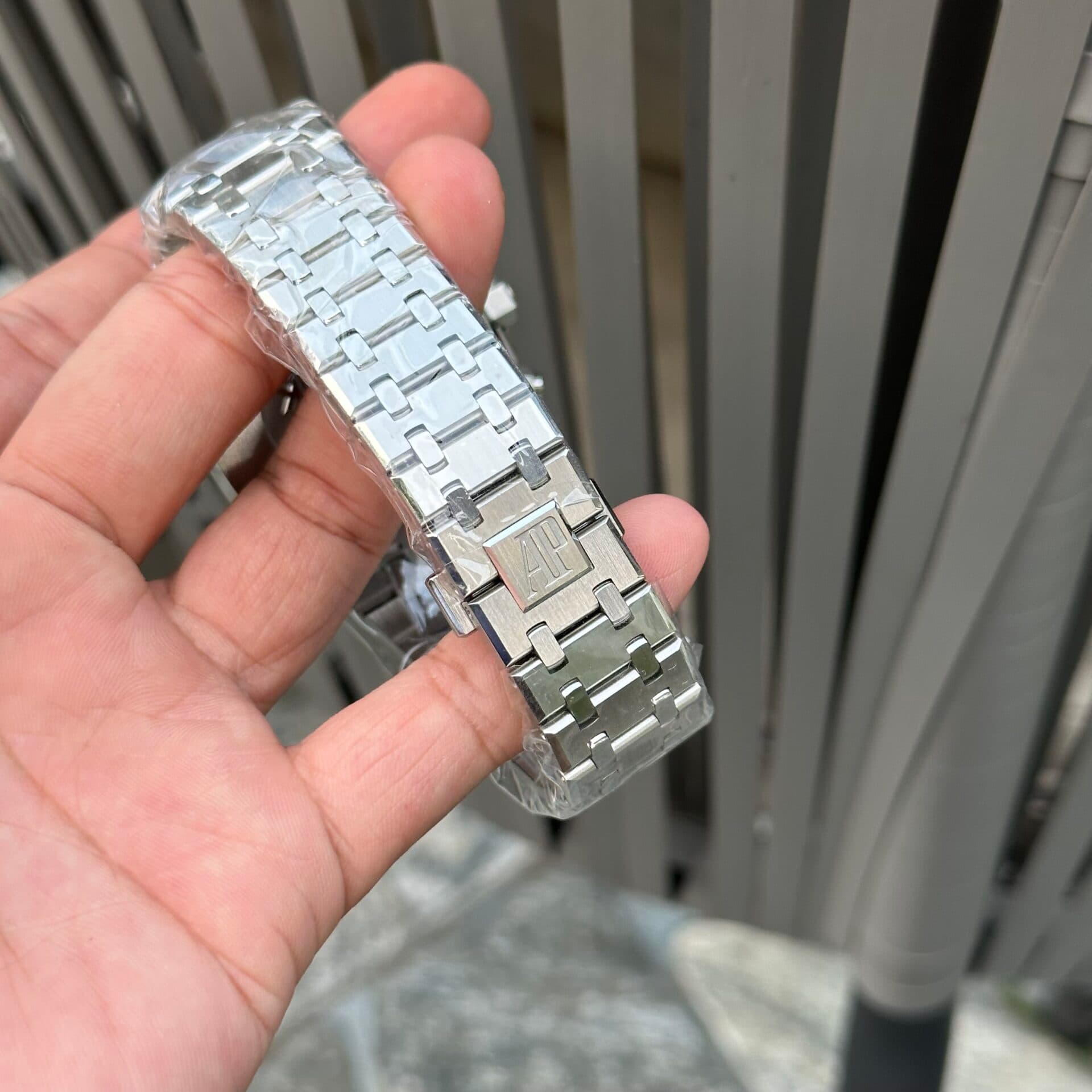 Dong-Ho-Audemars-Piguet-Royal-Oak-26331ST-Mat-Xam-Replica-APS-41mm-1-1