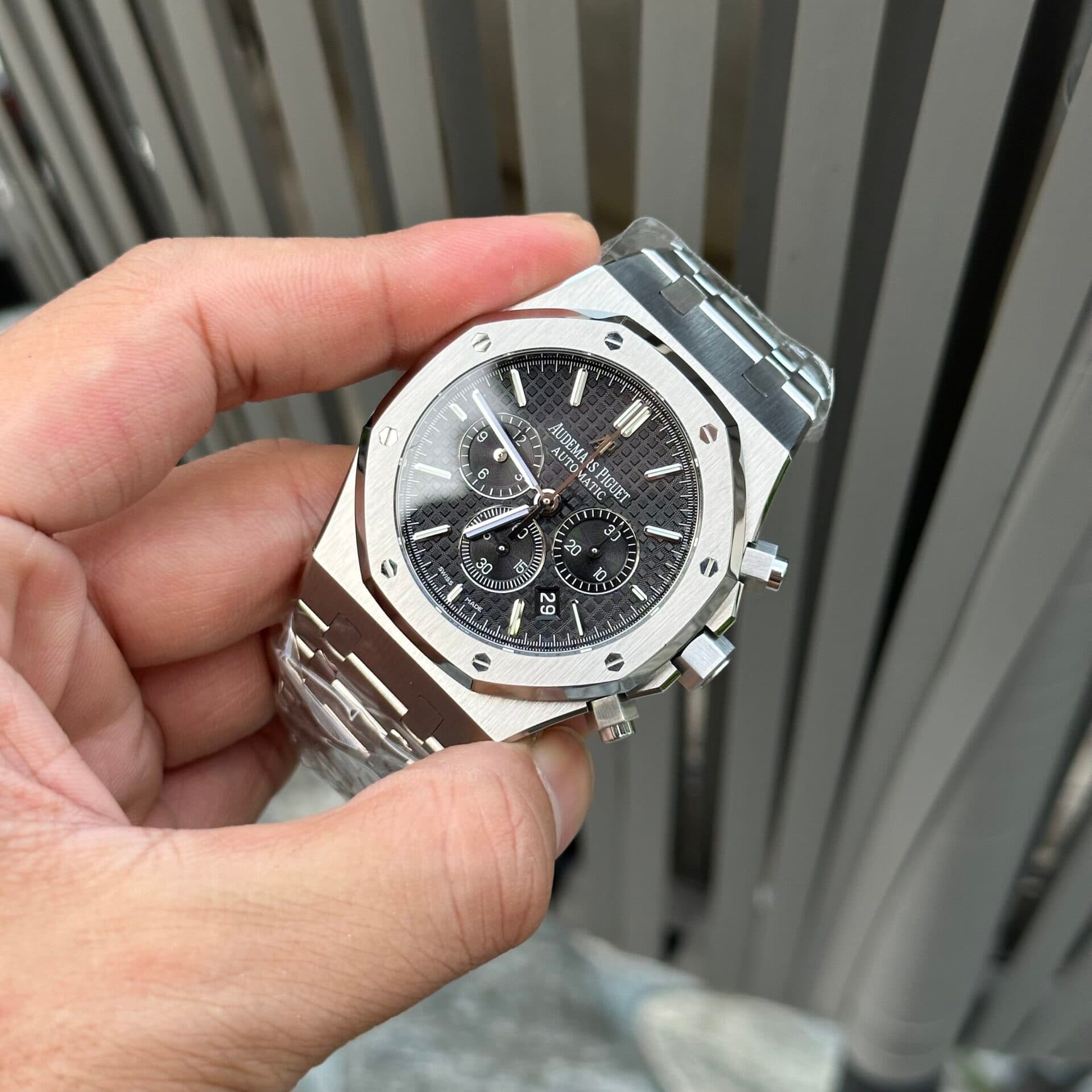 Dong-Ho-Audemars-Piguet-Royal-Oak-26331ST-Mat-Xam-Replica-APS-41mm-2-1