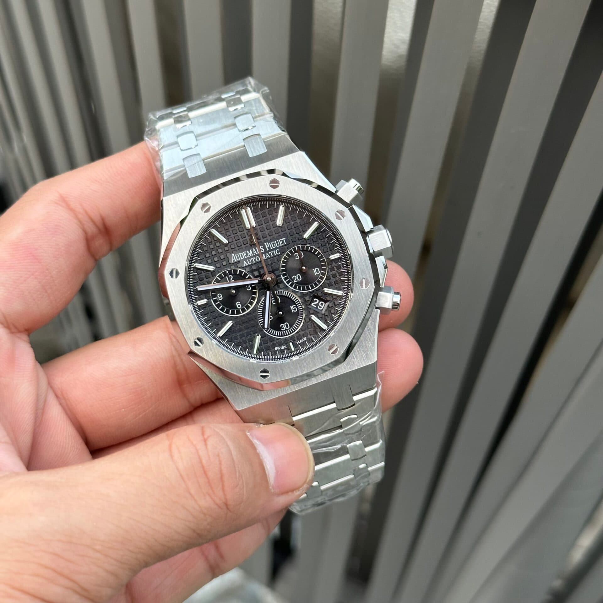 Dong-Ho-Audemars-Piguet-Royal-Oak-26331ST-Mat-Xam-Replica-APS-41mm-4-1