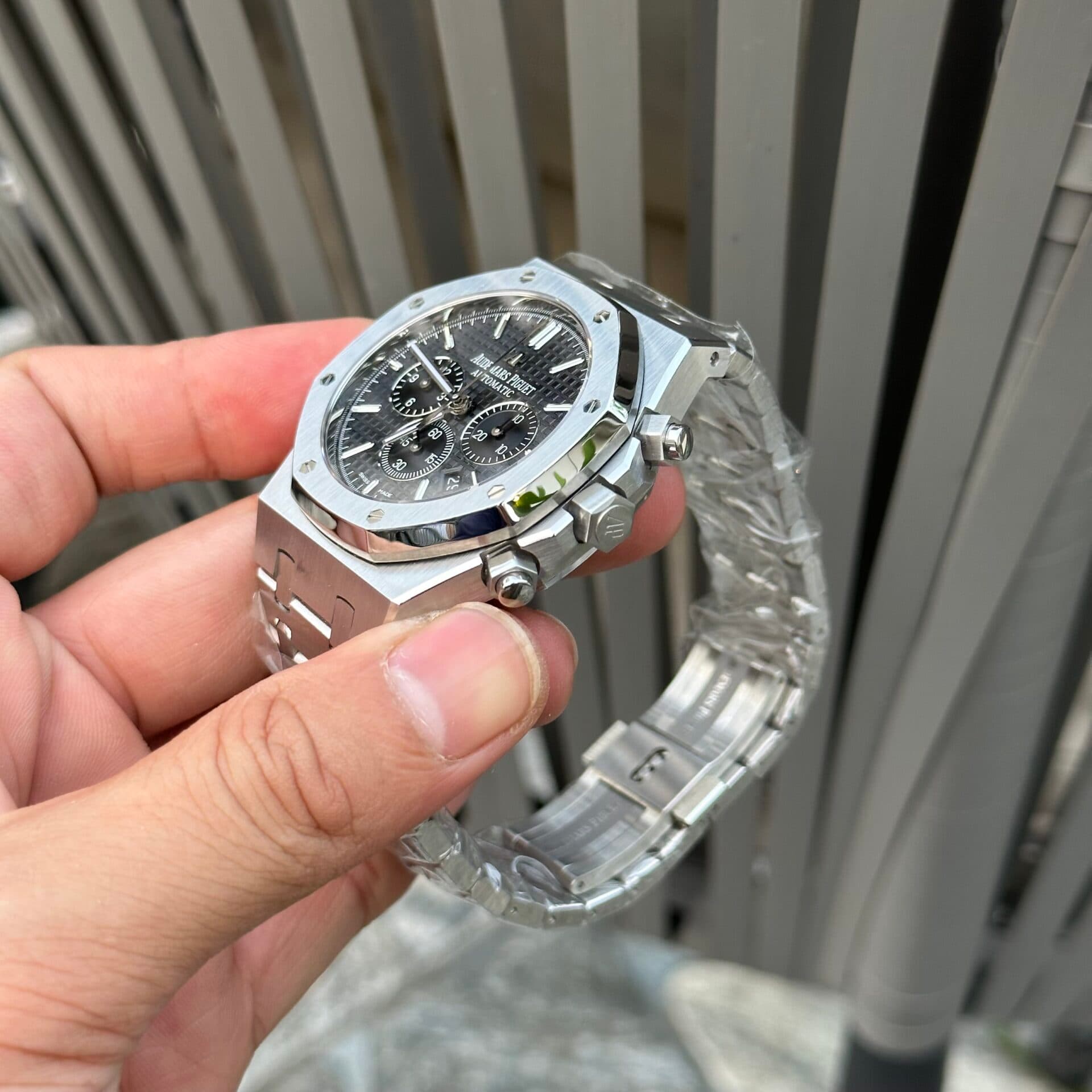 Dong-Ho-Audemars-Piguet-Royal-Oak-26331ST-Mat-Xam-Replica-APS-41mm-5-1