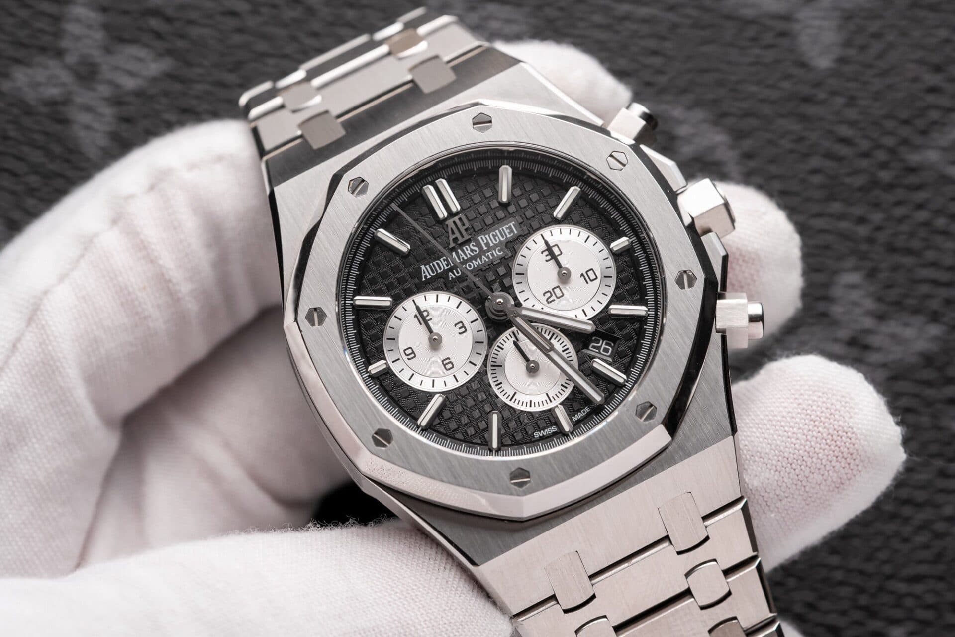 Dong-Ho-Audemars-Piguet-Royal-Oak-26331ST-Replica-11-Mat-Den-7-1