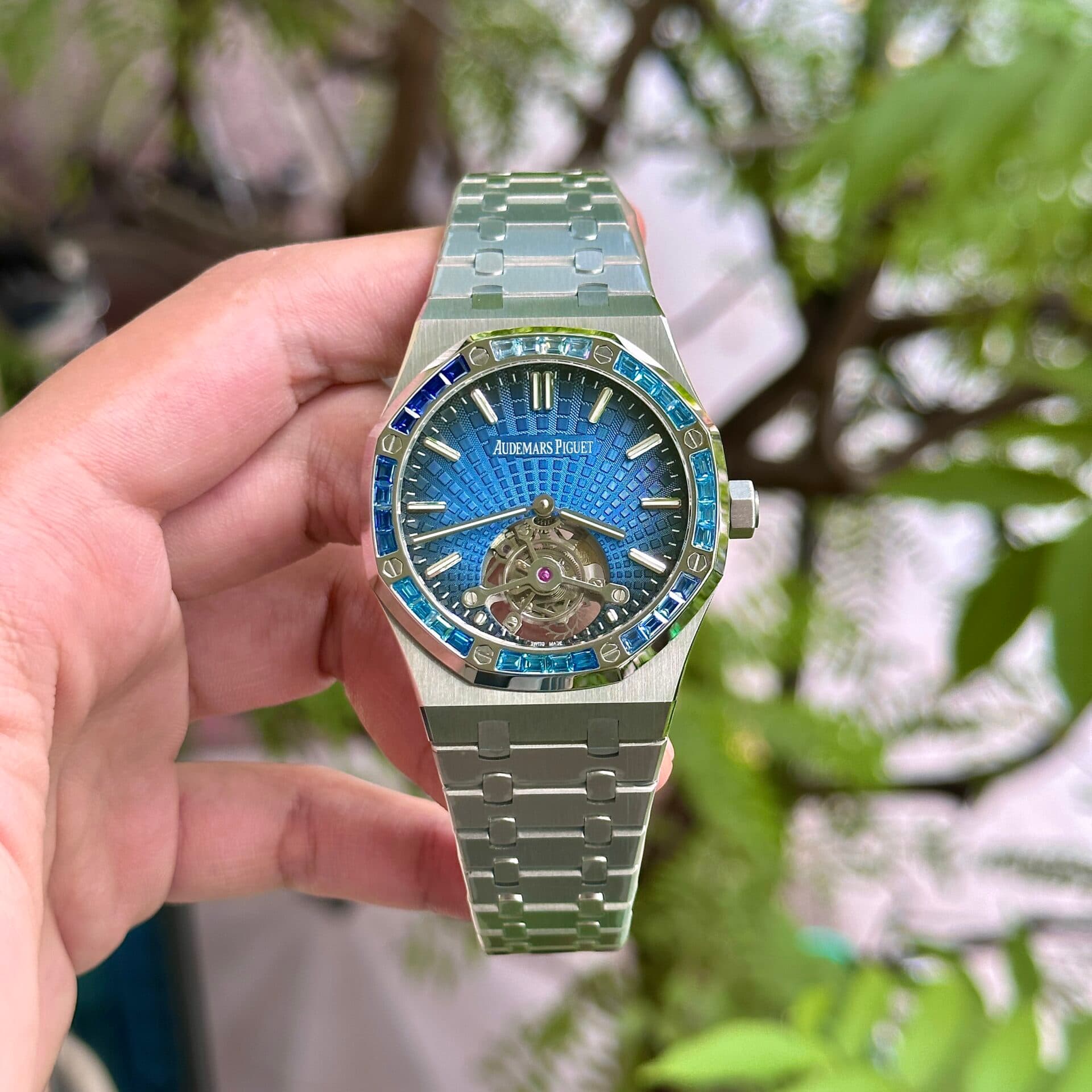 Dong-Ho-Audemars-Piguet-Royal-Oak-26521TI-Tourbillon-Replica-11-41mm-4-1
