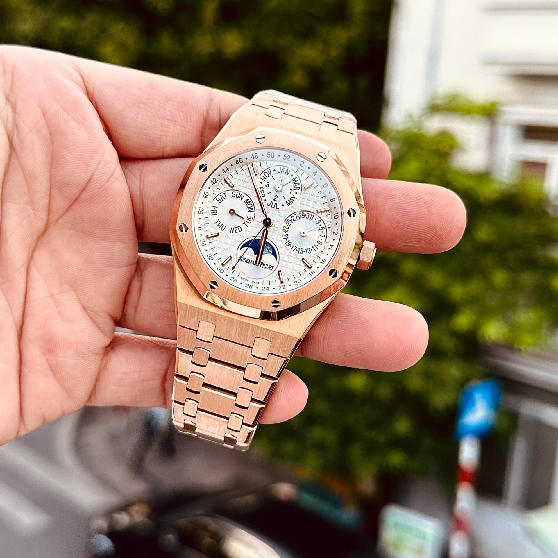 Dong-Ho-Audemars-Piguet-Royal-Oak-26574OR-Mat-Trang-Rep-11-41mm-4-1