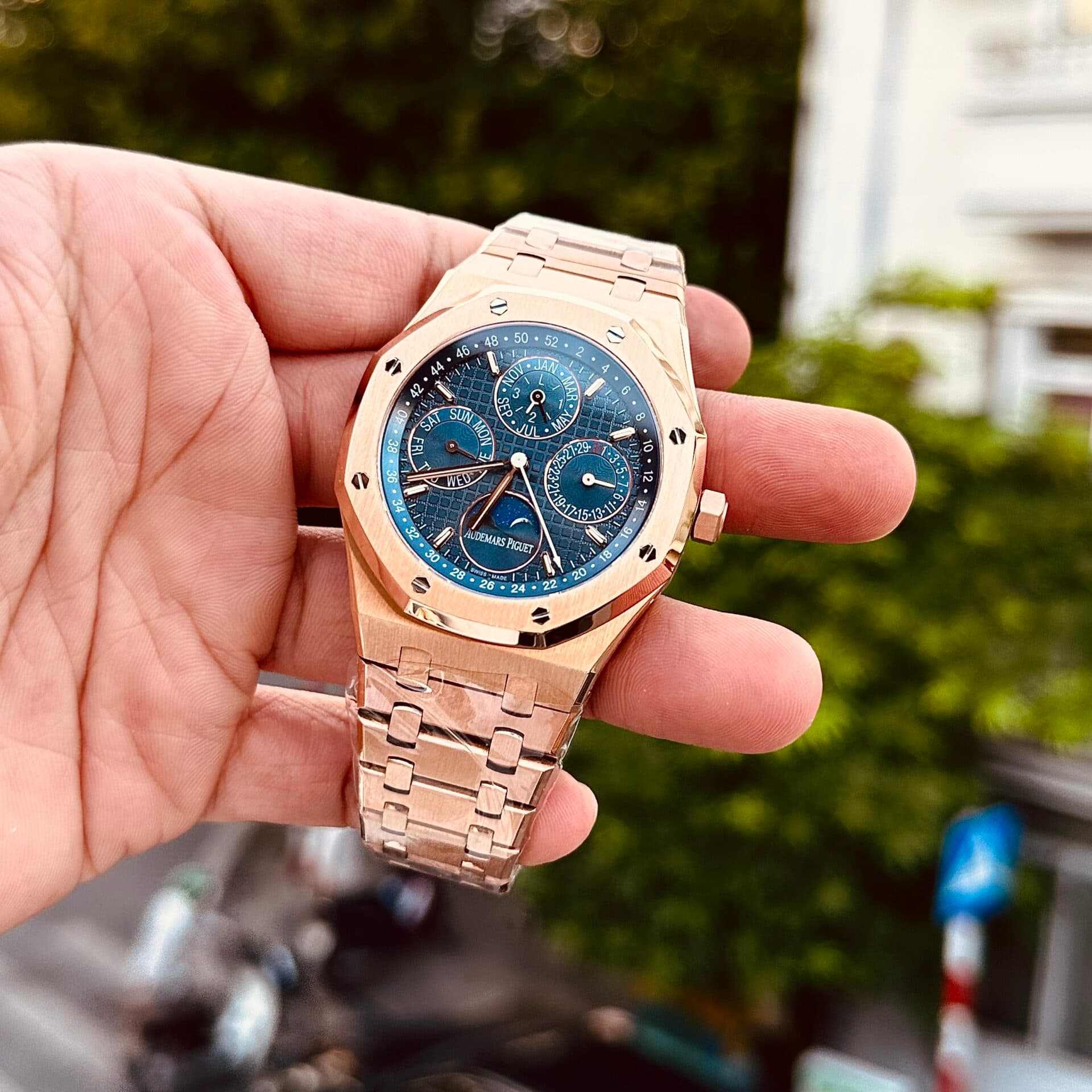 Dong-Ho-Audemars-Piguet-Royal-Oak-26574OR-Mat-Xanh-Rep-11-41mm-5-1