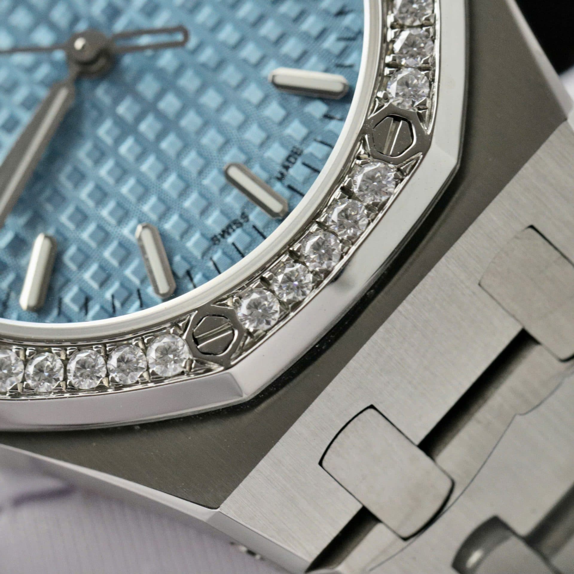 Dong-Ho-Audemars-Piguet-Royal-Oak-Che-Tac-Mat-Xanh-Bang-Vien-Dinh-Kim-Cuong-Moissanite-34mm-6-1