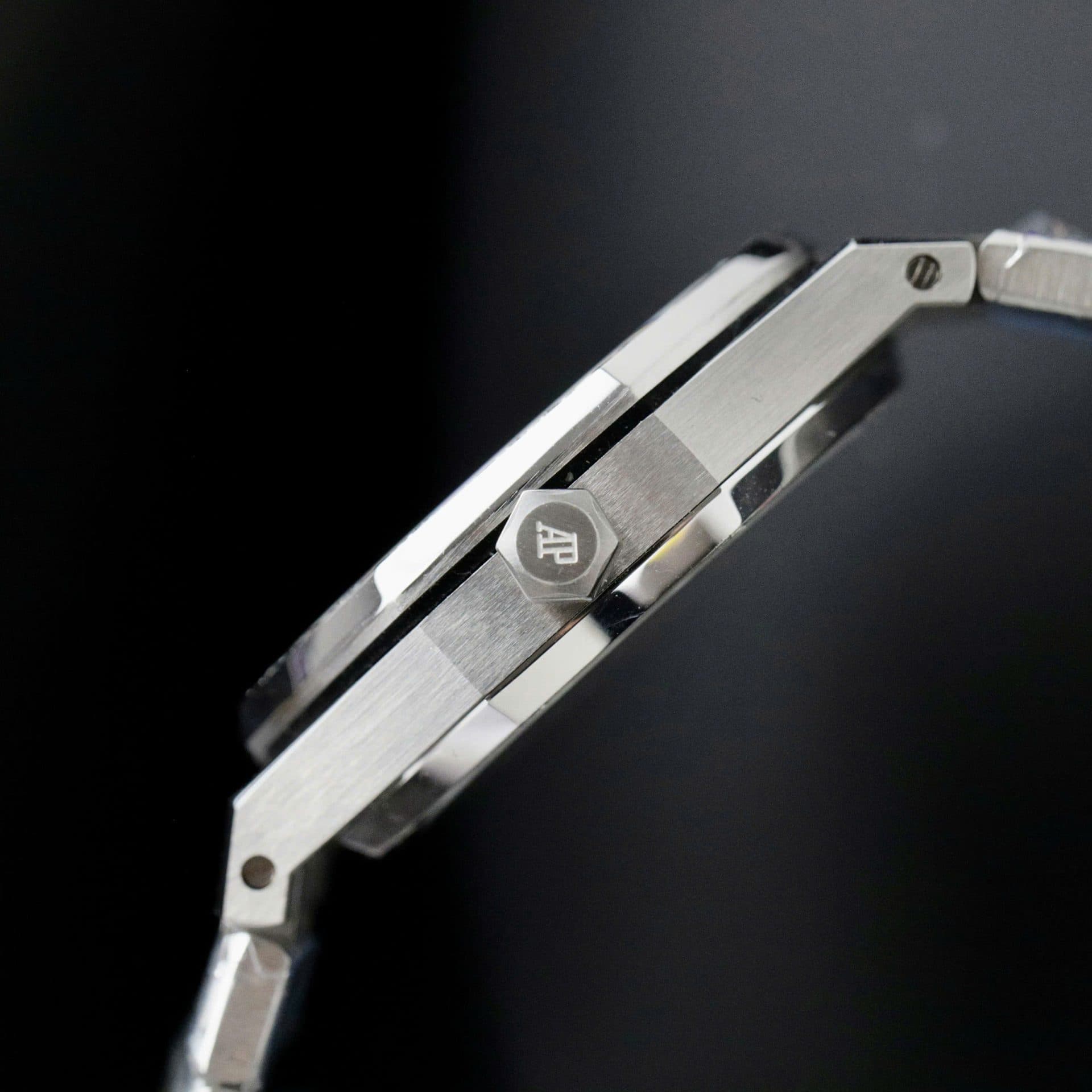 Dong-Ho-Audemars-Piguet-Royal-Oak-Che-Tac-Mat-Xanh-Bang-Vien-Dinh-Kim-Cuong-Moissanite-34mm-7-1