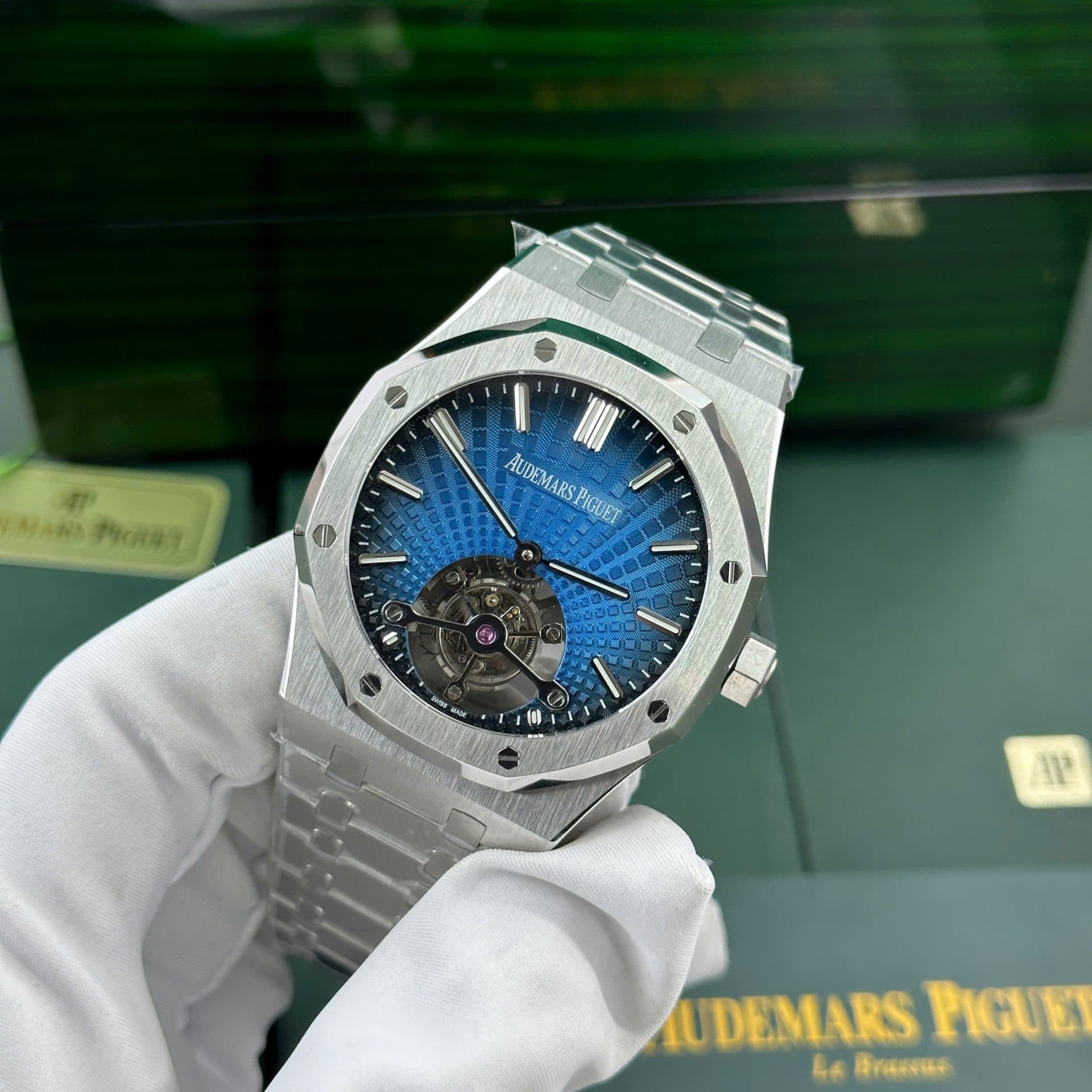 Dong-Ho-Audemars-Piguet-Royal-Oak-Flying-Tourbillon-26530-Replica-11-Nha-May-R8-41mm-4-1