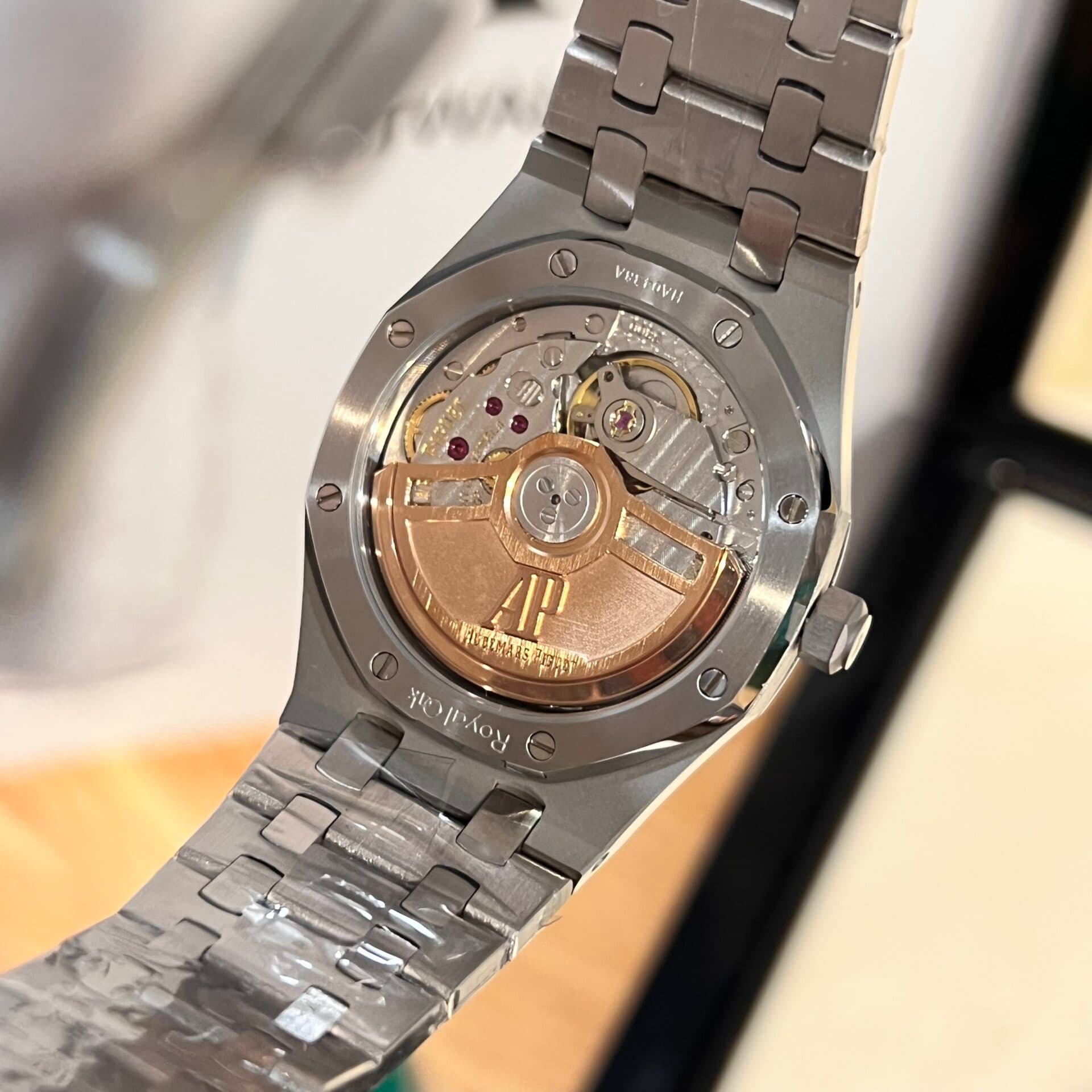 Dong-Ho-Audemars-Piguet-Royal-Oak-Nu-Dinh-Da-Rep-11-34mm-7-1