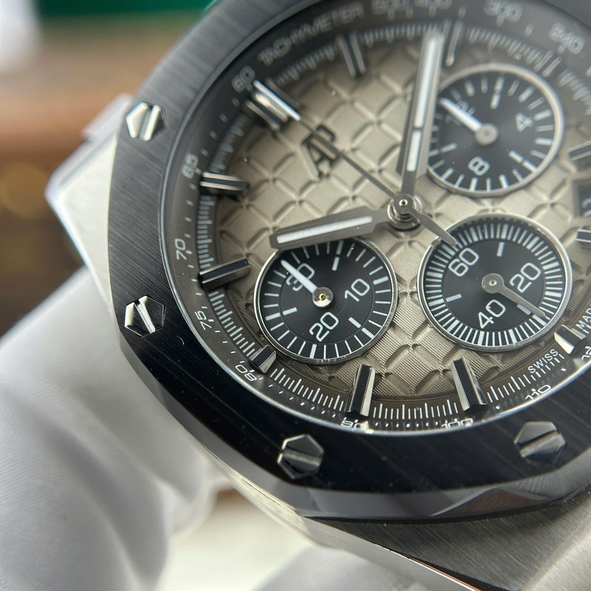 Dong-Ho-Audemars-Piguet-Royal-Oak-Offshore-Chronograph-26420-Rep-1-1-Mat-Xam-Nha-May-APP-43mm-8-1
