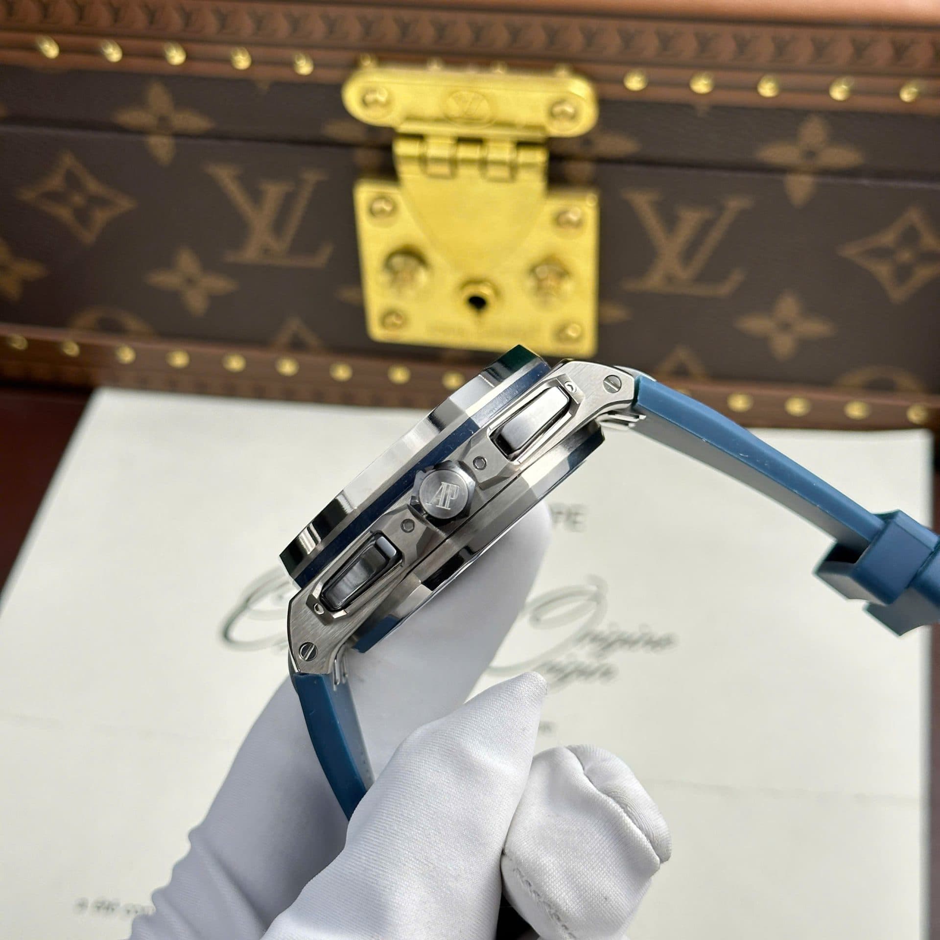 Dong-Ho-Audemars-Piguet-Royal-Oak-Offshore-Chronograph-26420-Replica-11-Mat-Xanh-Nha-May-APP-43mm-4-1