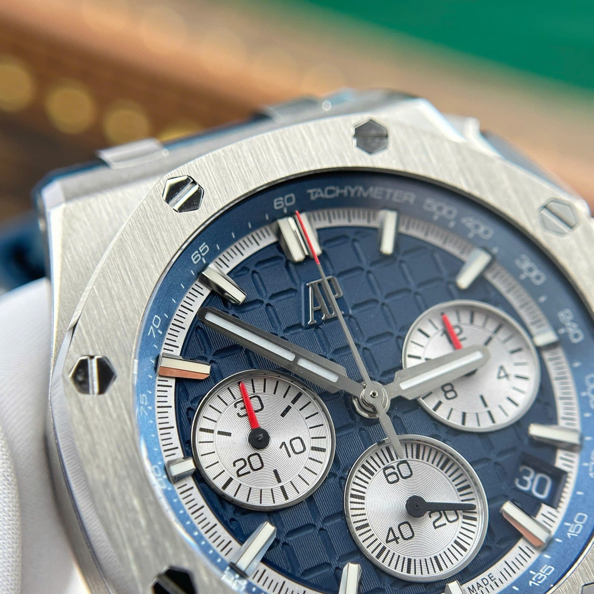 Dong-Ho-Audemars-Piguet-Royal-Oak-Offshore-Chronograph-26420-Replica-11-Mat-Xanh-Nha-May-APP-43mm-6-1