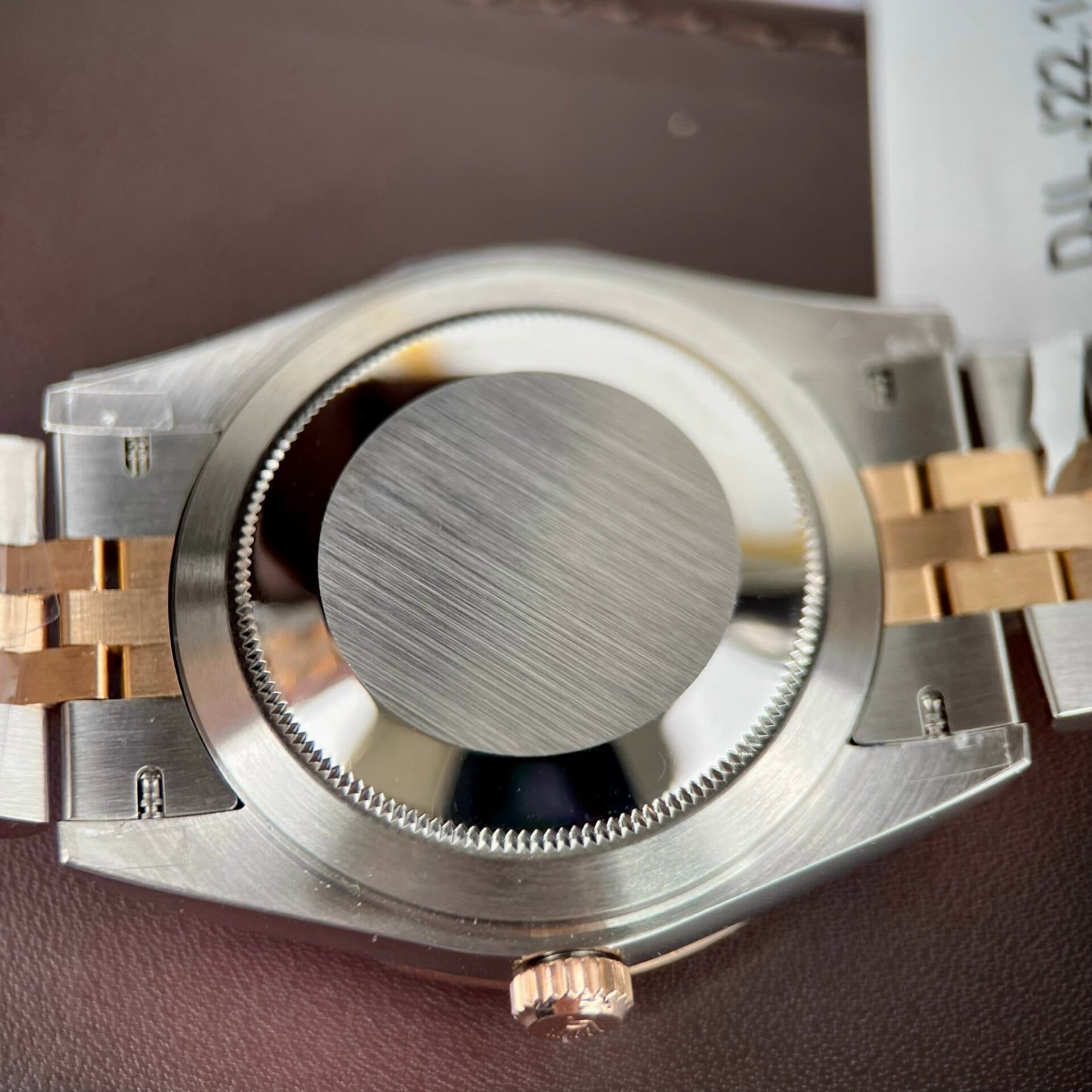 Dong-Ho-Boc-Vang-Rolex-DateJust-Mat-So-Chocolate-Dinh-Da-Nha-May-GM-41mm-7-1