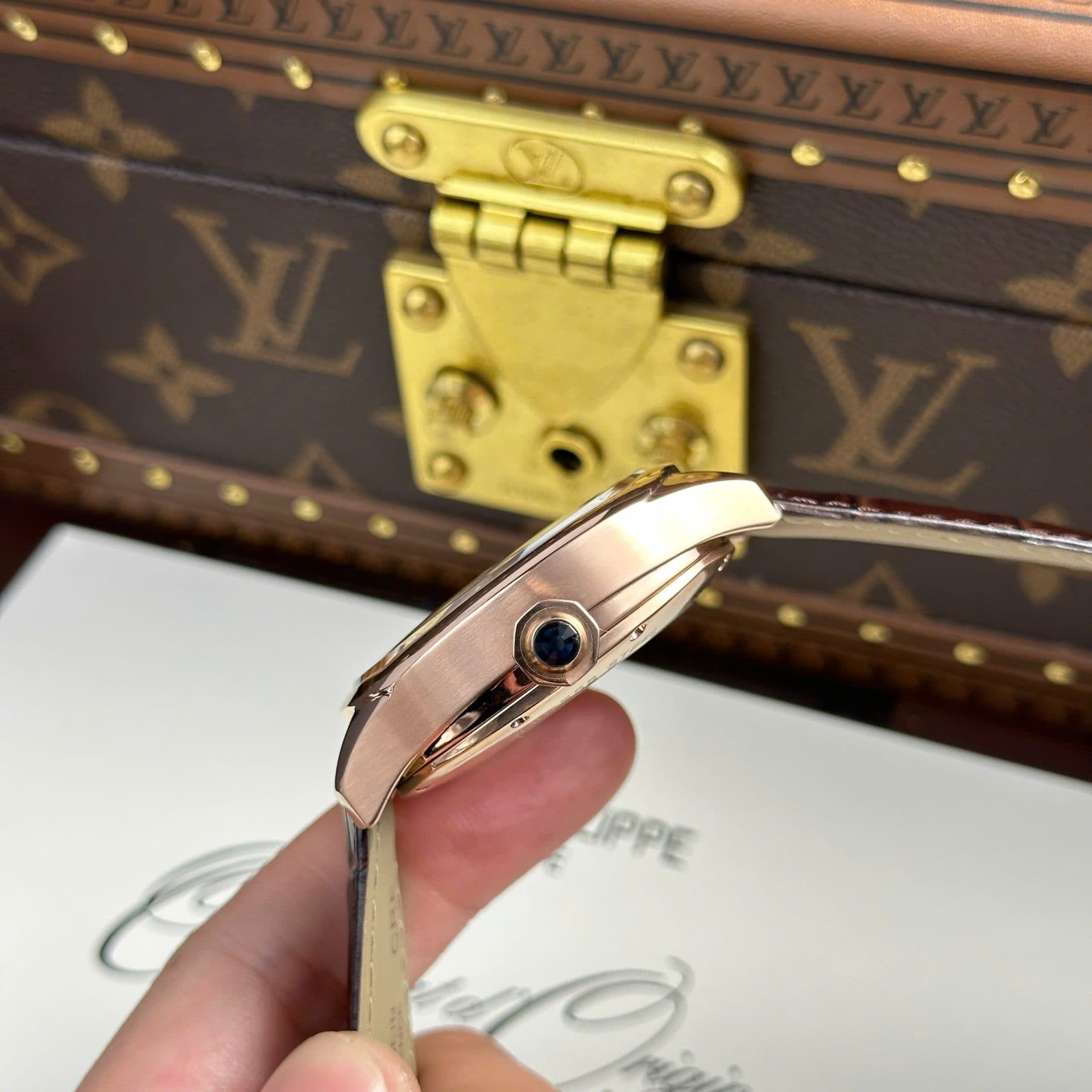 Dong-Ho-Cartier-Drive-Tourbillon-Replica-11-Mat-So-Van-Guiloche-Day-Da-41mm-10-1