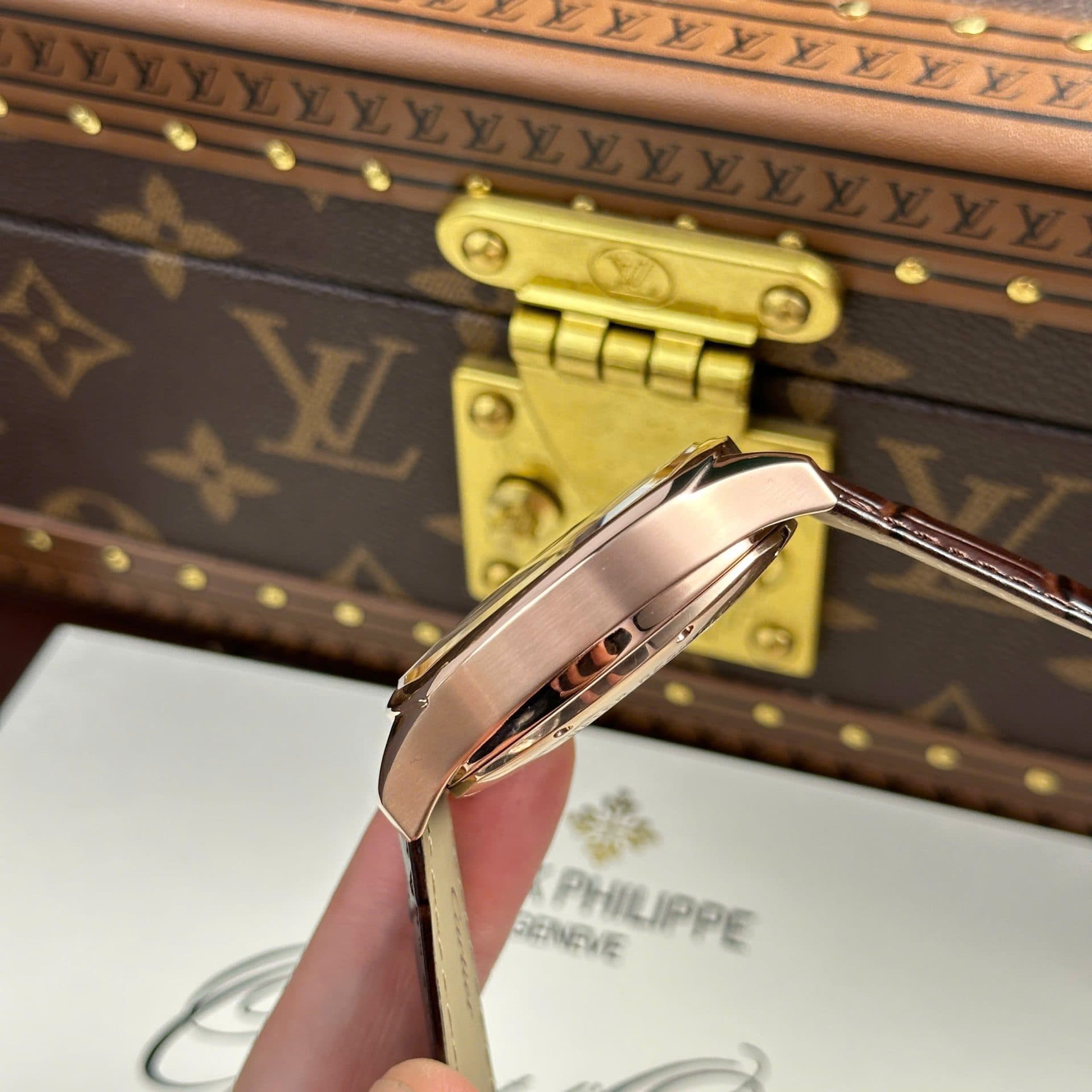 Dong-Ho-Cartier-Drive-Tourbillon-Replica-11-Mat-So-Van-Guiloche-Day-Da-41mm-7-1