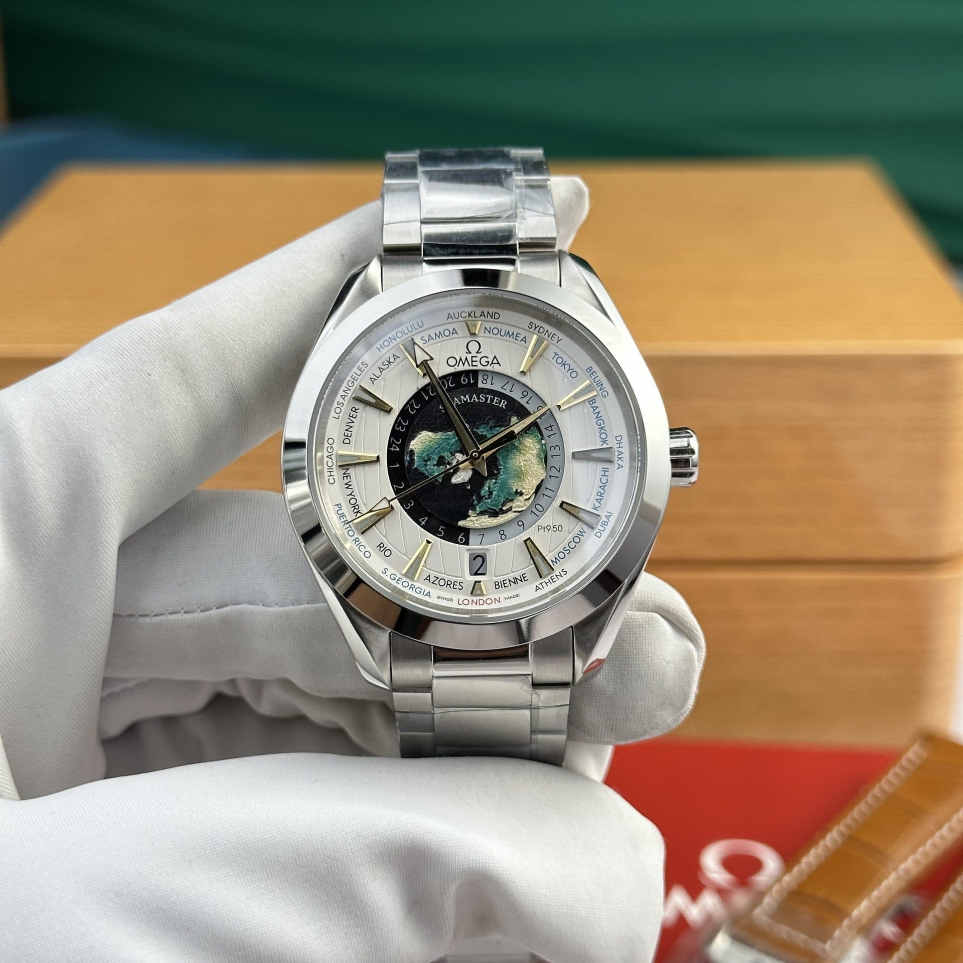 Dong-Ho-Omega-Che-Tac-Aqua-Terra-Worldtimer-Cao-Cap-Nhat-9-1