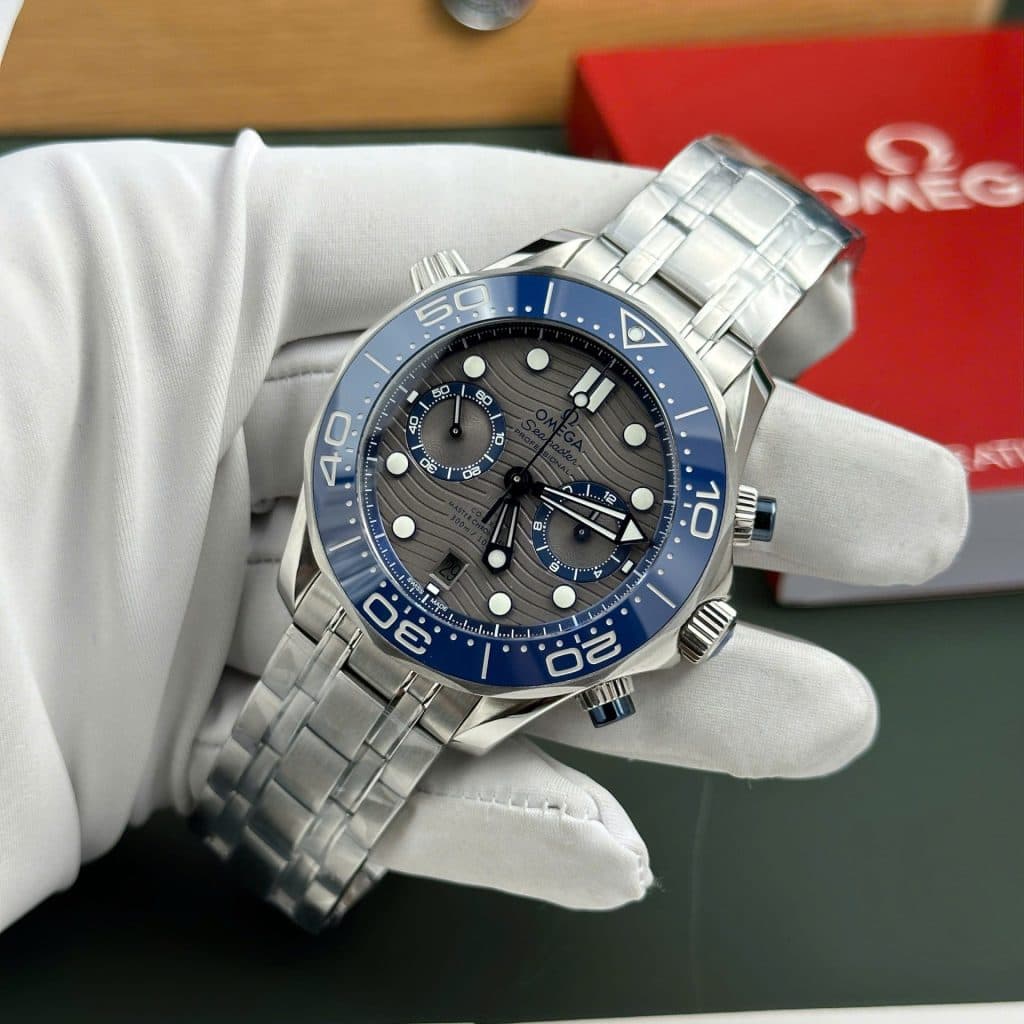 Dong-Ho-Omega-Che-Tac-Seamaster-Diver-300M-Chronograph-Mat-Xam-Nha-May-N1-44mm-3-1