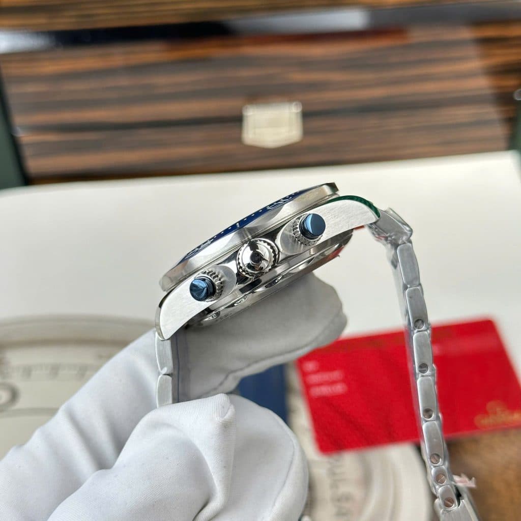 Dong-Ho-Omega-Replica-11-Seamaster-Diver-300M-Chronograph-2