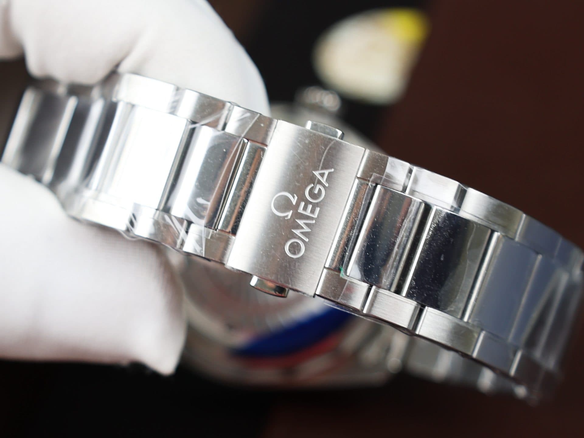 Dong-Ho-Omega-Seamaster-Aqua-Terra-Replica-11-Thuy-Sy-Day-Kim-Loai-7-1
