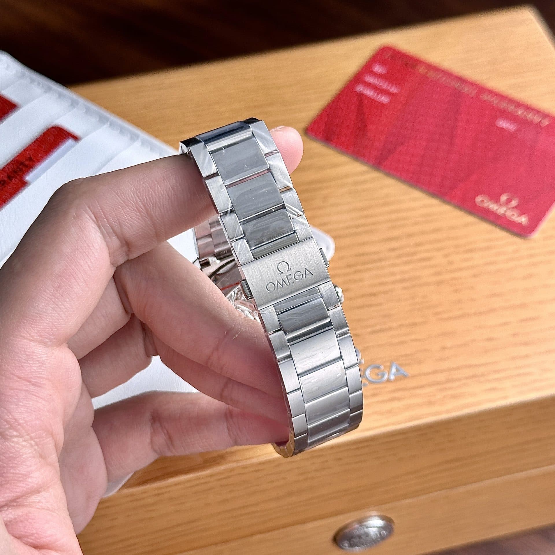 Dong-Ho-Omega-Seamaster-REplica-11-2-1