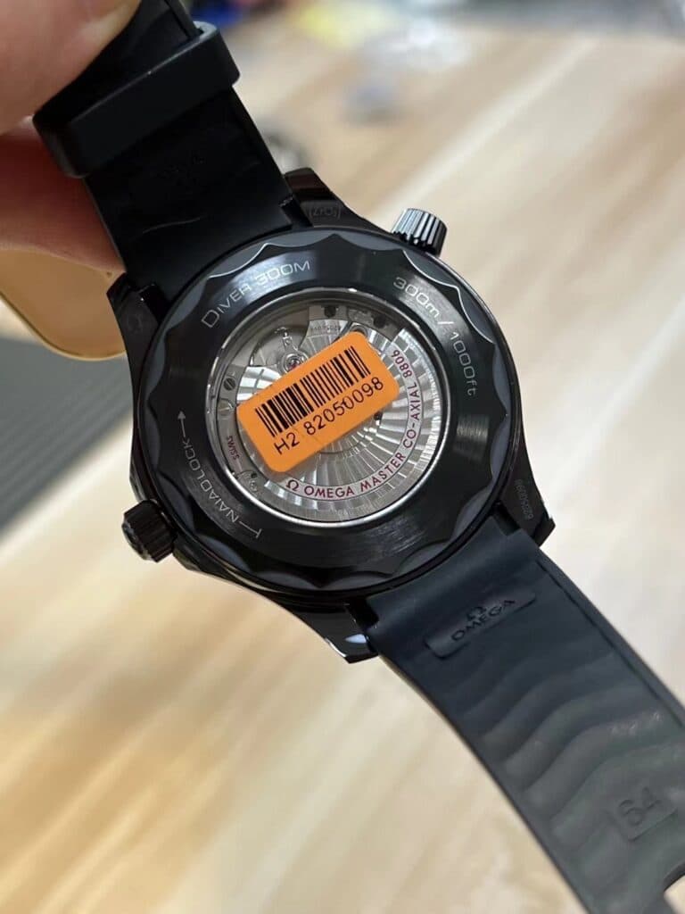Dong-Ho-Omega-Seamaster-Vo-Gom-Den-Day-Cao-Su-VS-Factory-42mm-6-2