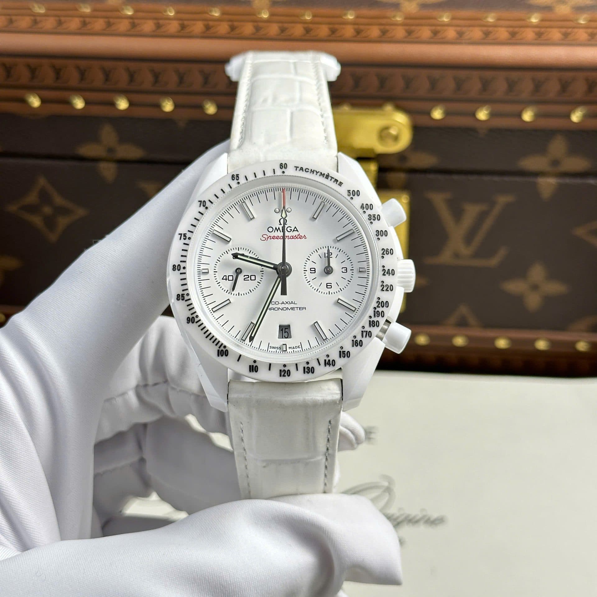 Dong-Ho-Omega-Speedmaster-White-Side-of-The-Moon-Che-Tac-Gom-Trang-N1-44mm-3-1