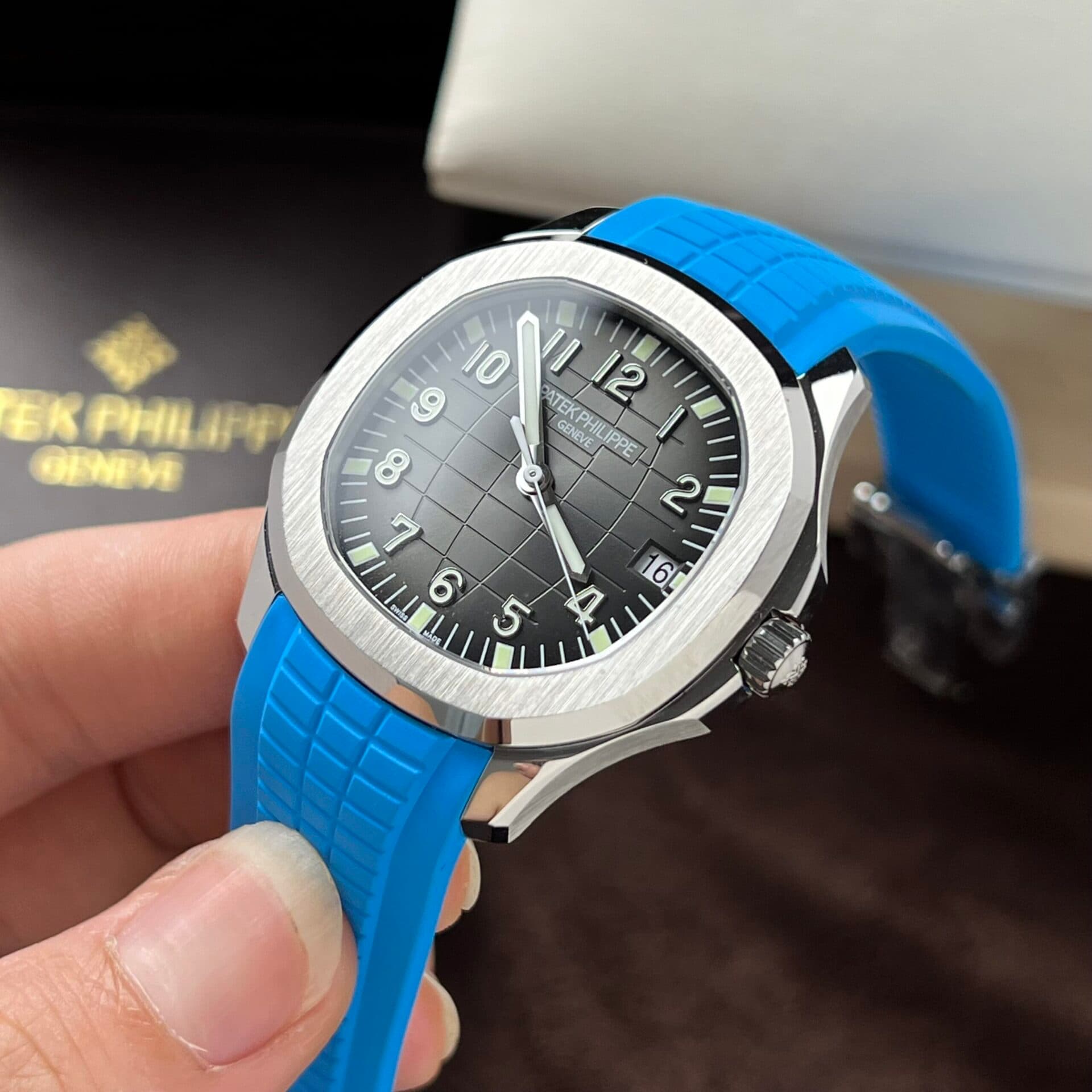 Dong-Ho-Patek-Philippe-5167A-Replica-11-3K-Factory-Day-Xanh-40mm-2-scaled-1