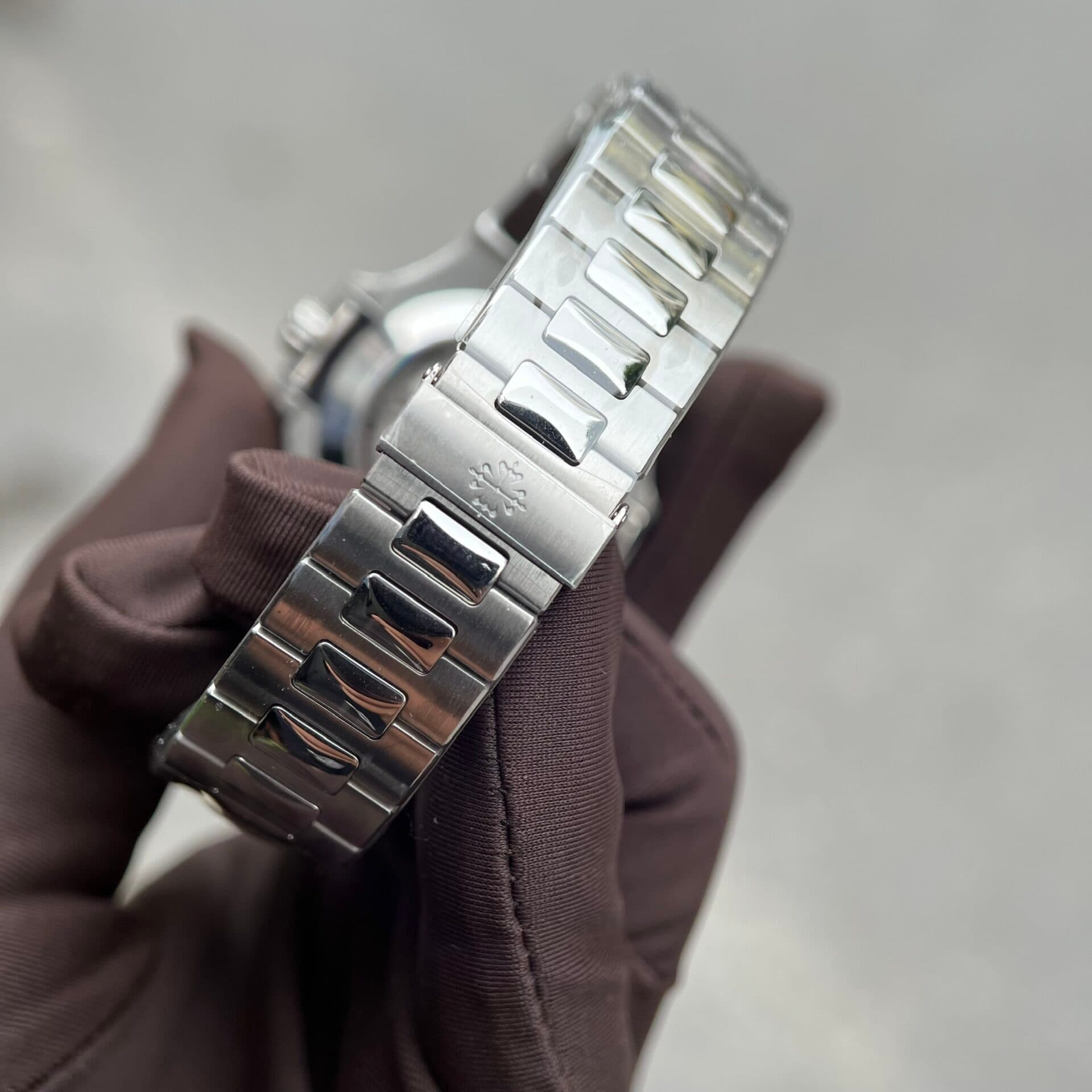 Dong-Ho-Patek-Philippe-5726G-Rep-11-Day-Thep-Mat-Xanh-40-5-1