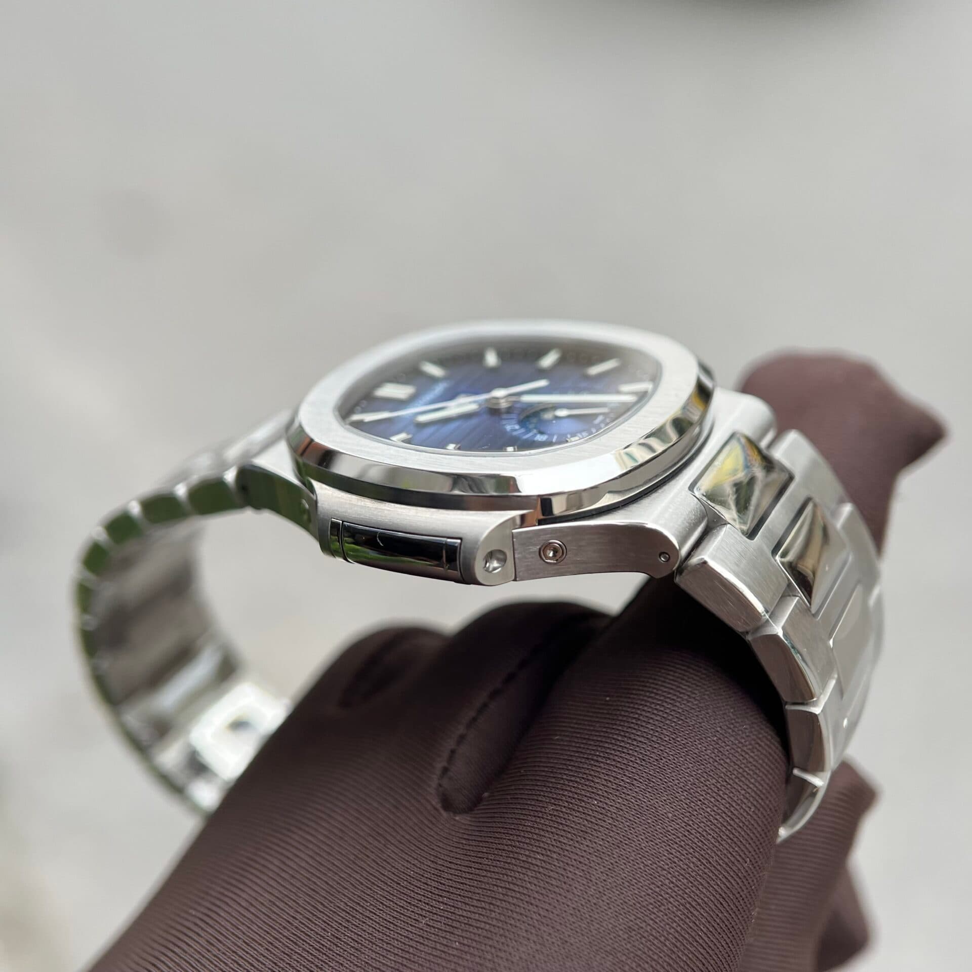 Dong-Ho-Patek-Philippe-5726G-Rep-11-Day-Thep-Mat-Xanh-40-7-1
