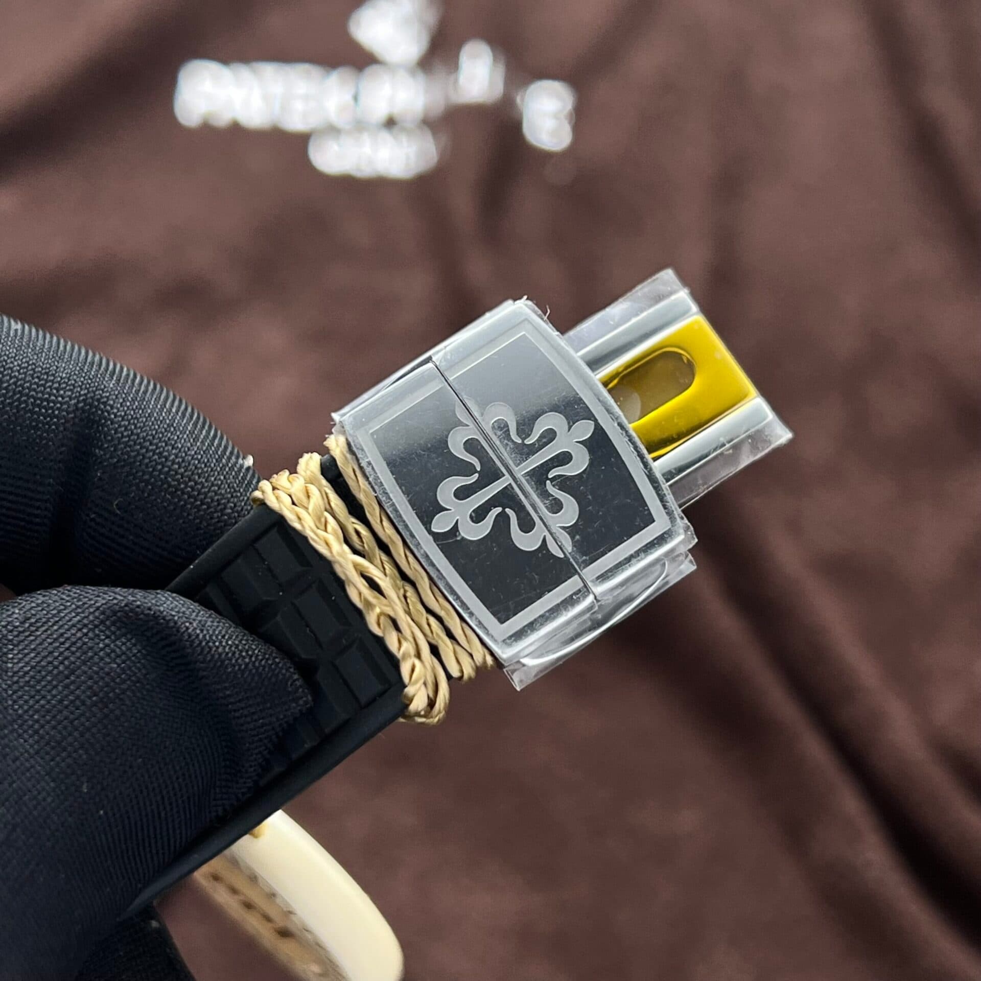 Dong-Ho-Patek-Philippe-Aquanaut-5067-Rep-11-Mau-Den-Nha-May-PPF-6-scaled-1